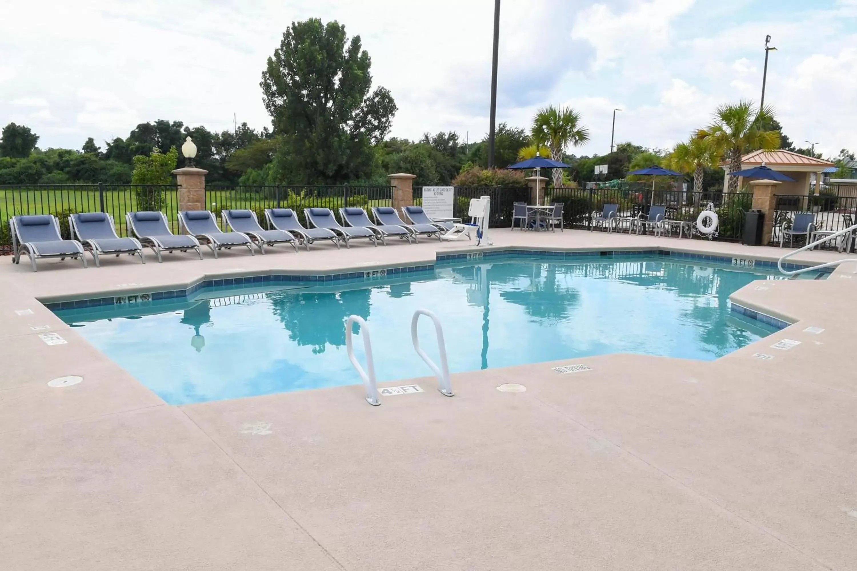 Swimming Pool in Holiday Inn Valdosta Conference Center, an IHG Hotel