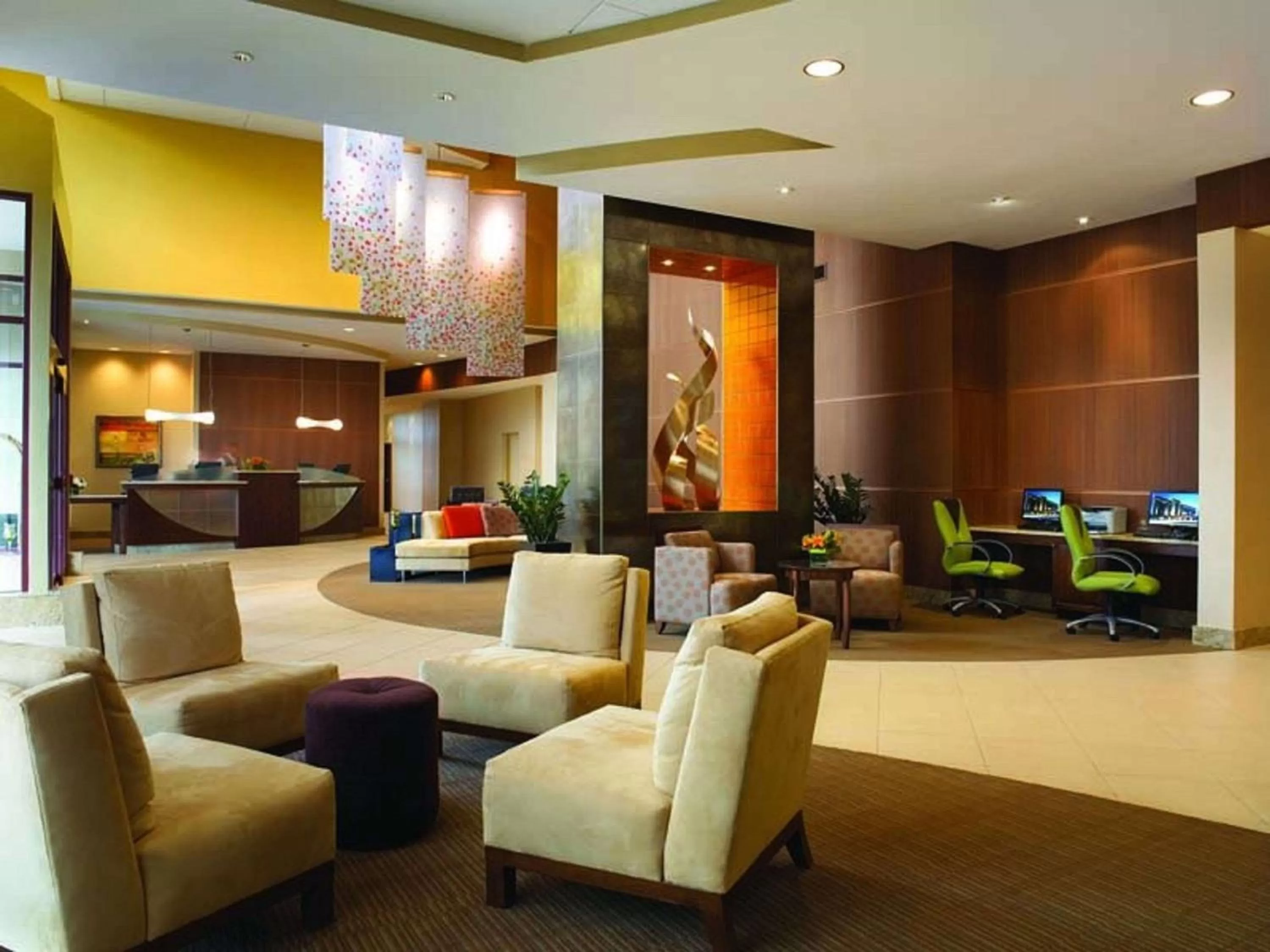 Lobby or reception in Sonesta Milwaukee West Wauwatosa