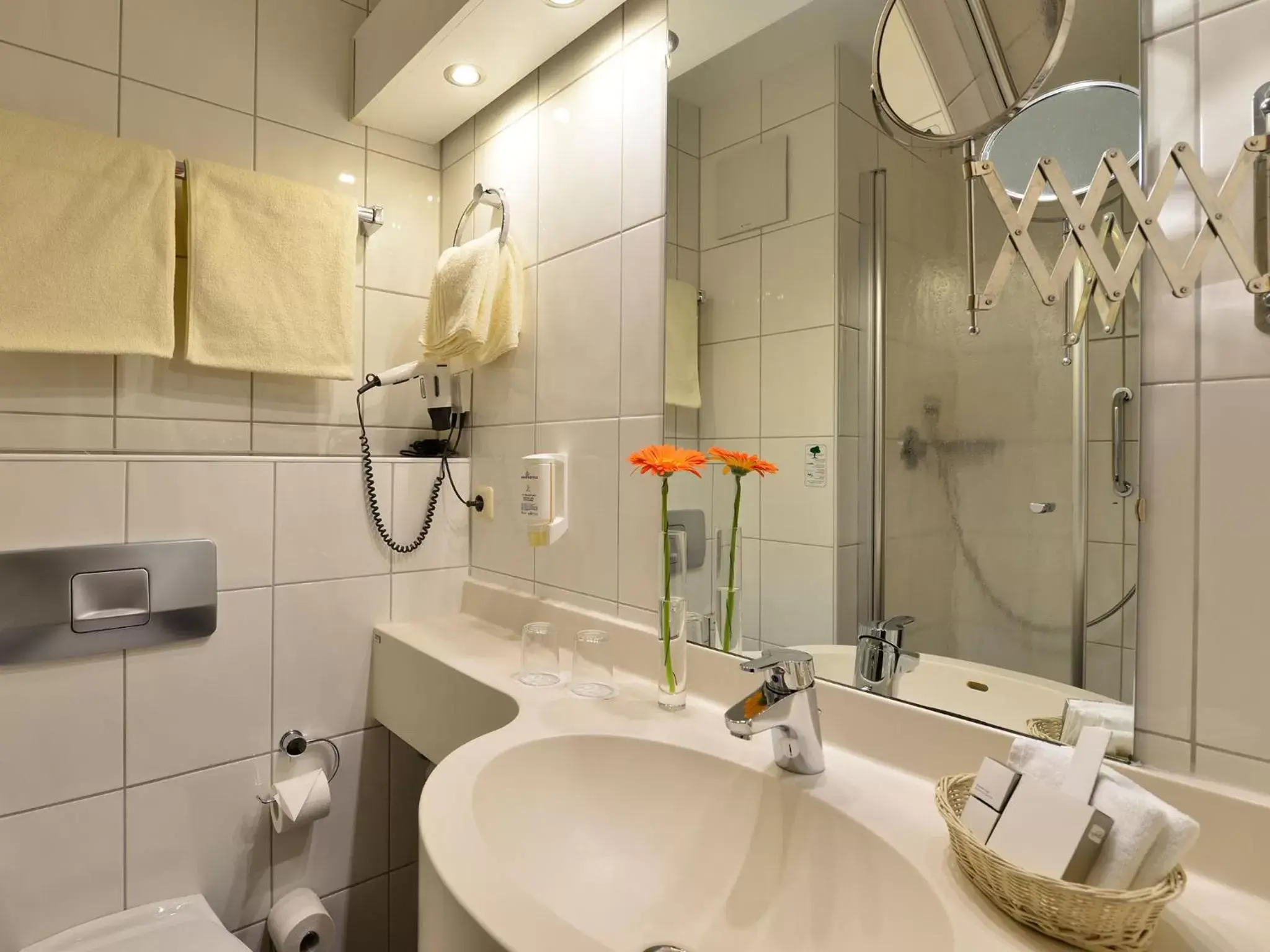 Bathroom in Sure Hotel by Best Western Hilden-Düsseldorf