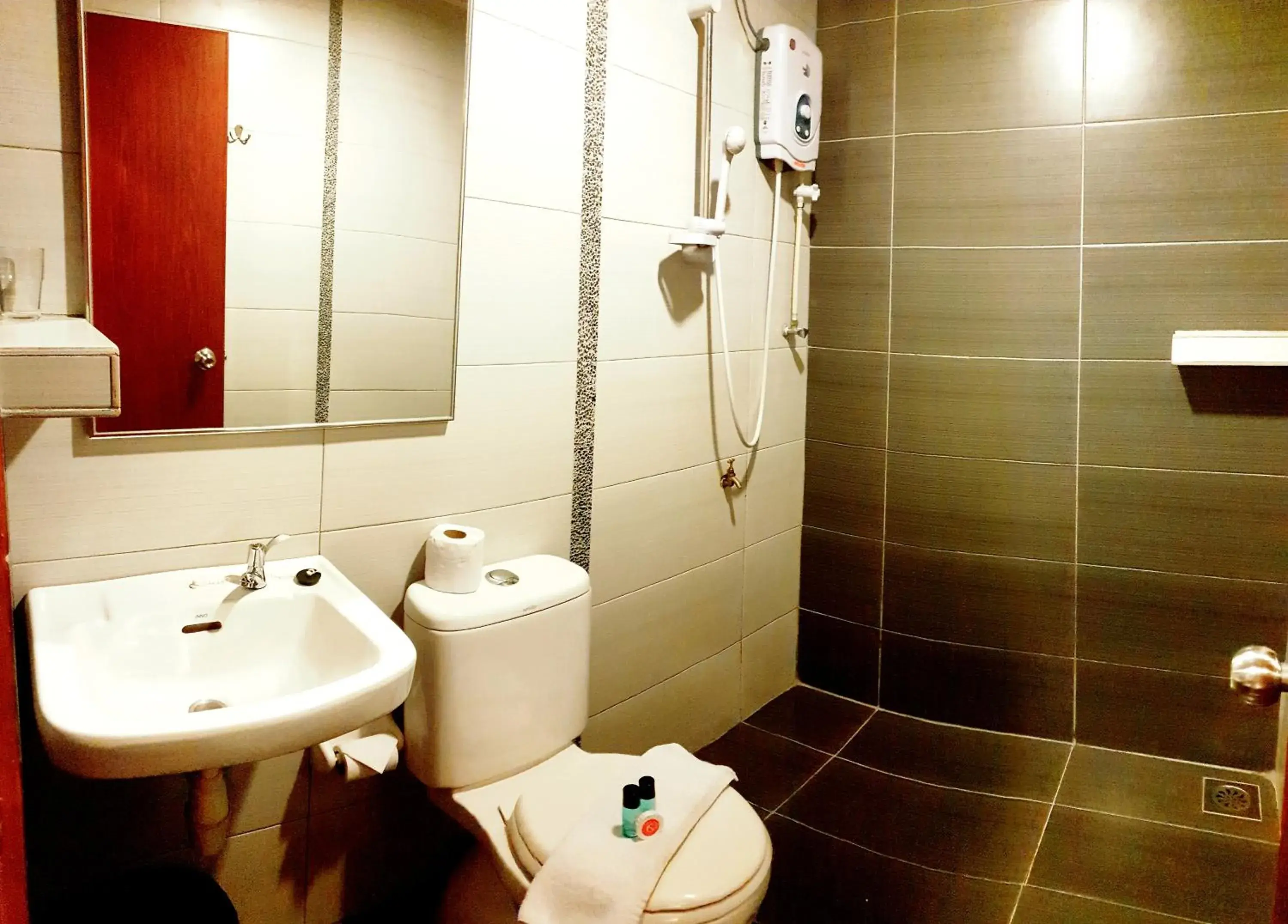 Bathroom in Golden Court Hotel - Tun Abdul Razak