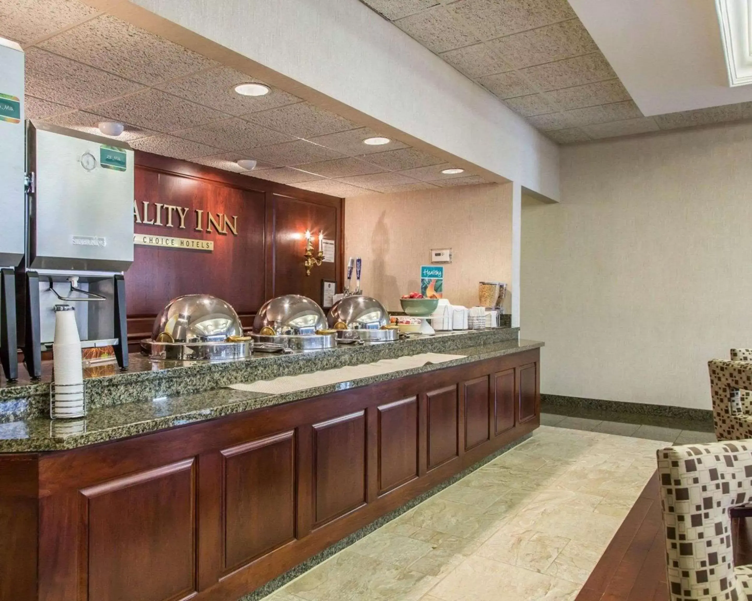 Restaurant/places to eat in Quality Inn Schaumburg - Chicago near the Mall