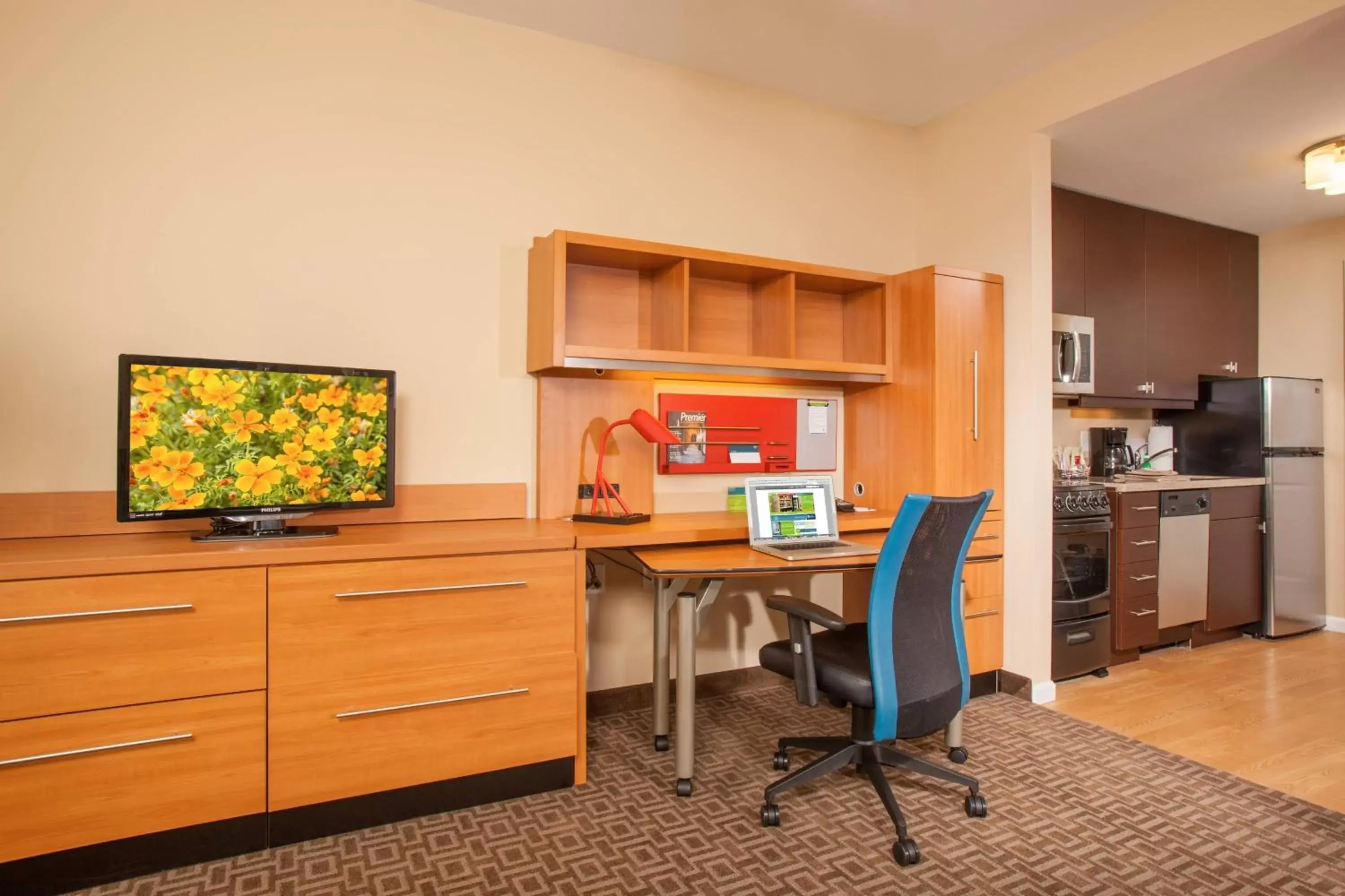 Photo of the whole room, TV/Entertainment Center in TownePlace Suites by Marriott Cheyenne Southwest/Downtown Area