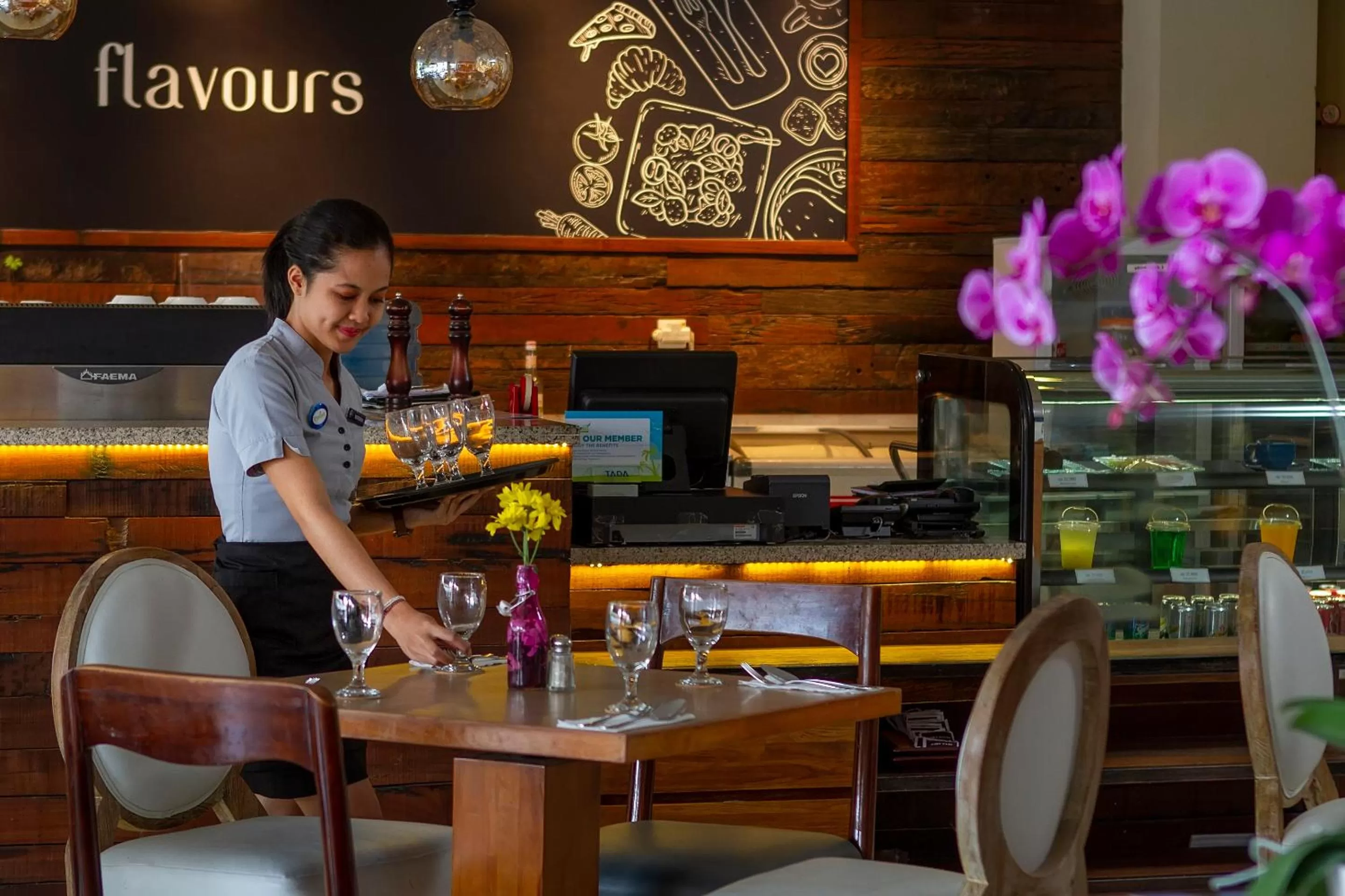 Restaurant/places to eat in PrimeBiz Hotel Kuta
