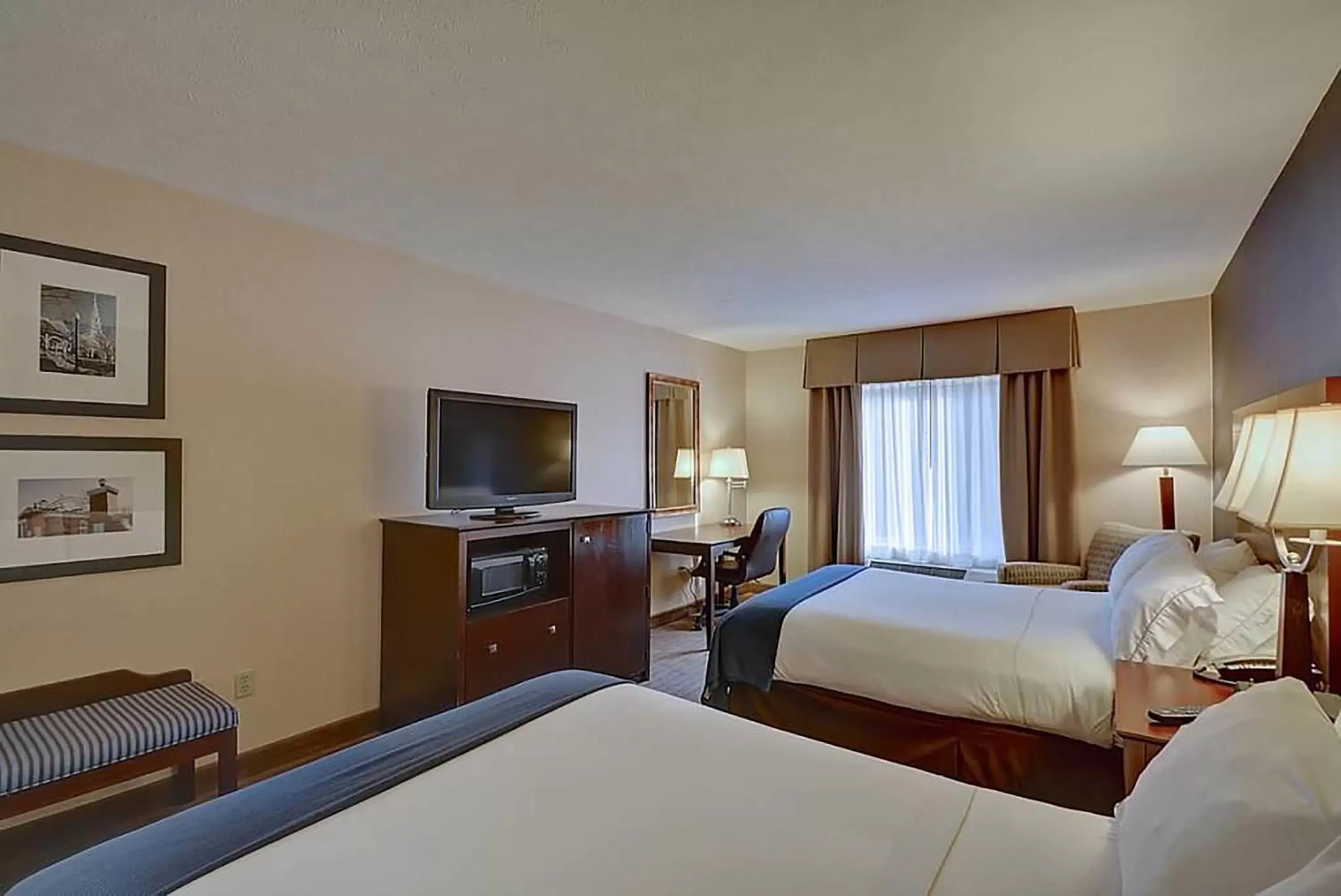 Photo of the whole room, Bed in Holiday Inn Express Keene, an IHG Hotel