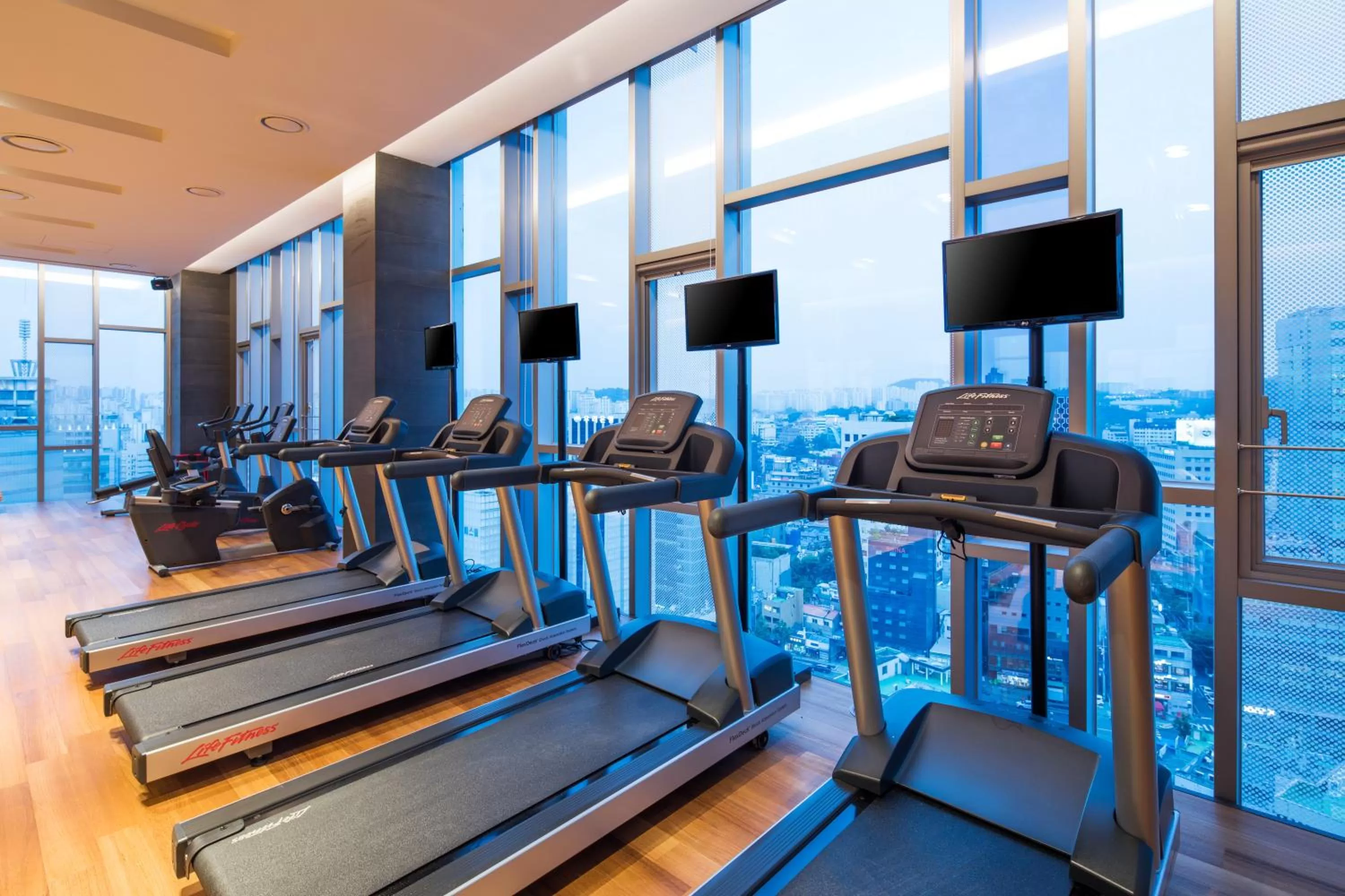 Fitness centre/facilities in Novotel Ambassador Seoul Dongdaemun Hotels & Residences
