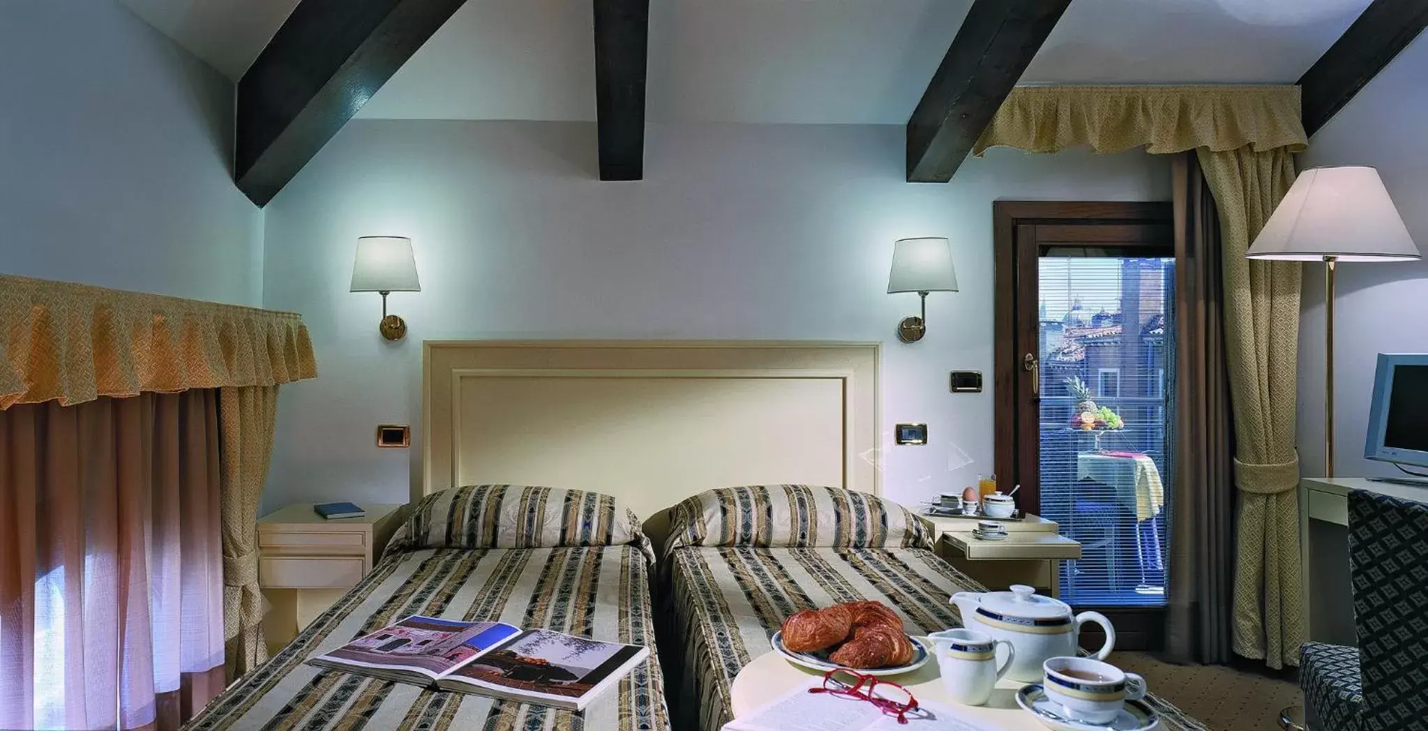 Photo of the whole room, Room Photo in Hotel Giudecca Venezia