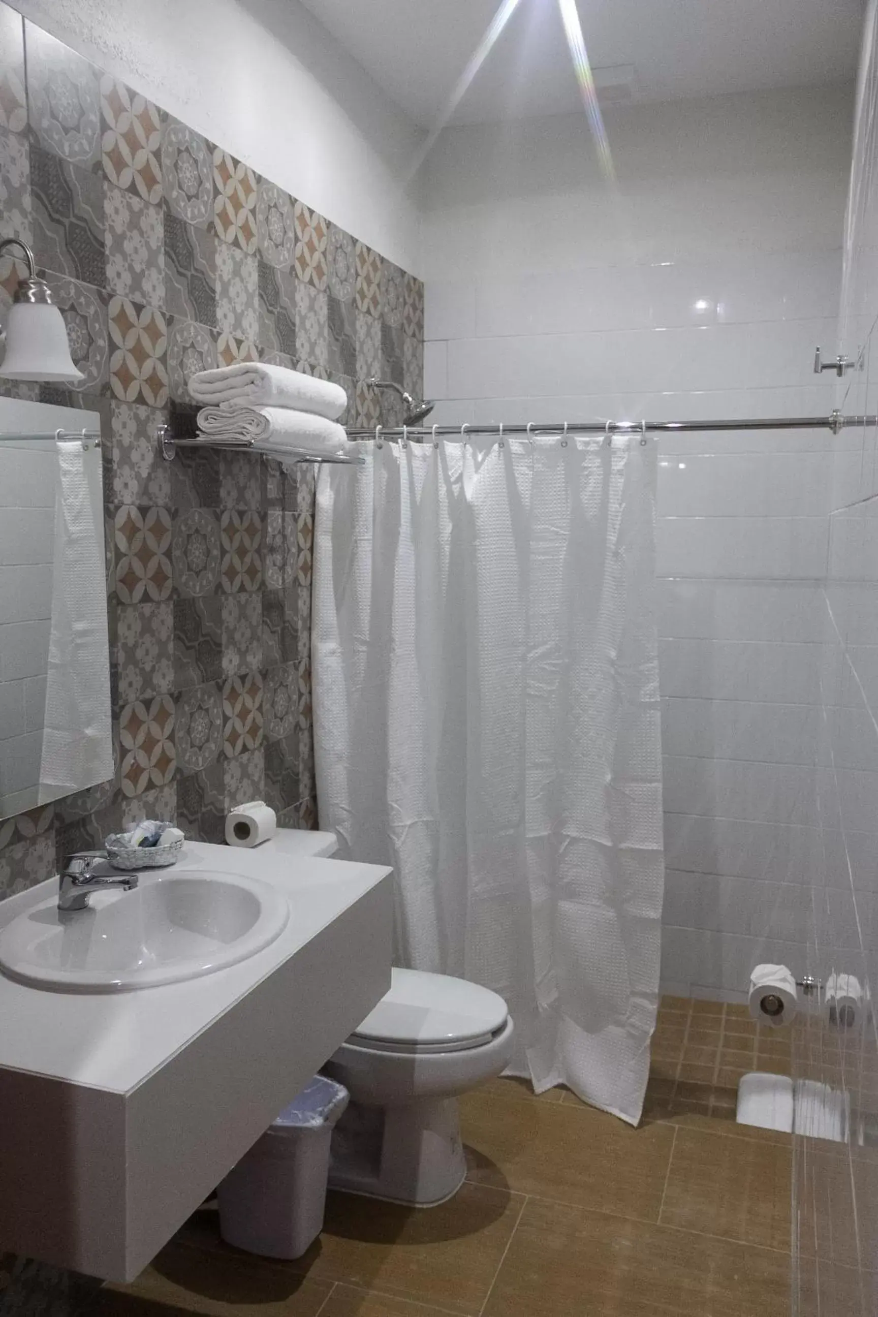 Shower, Bathroom in Hotel La Casona de Don Jorge
