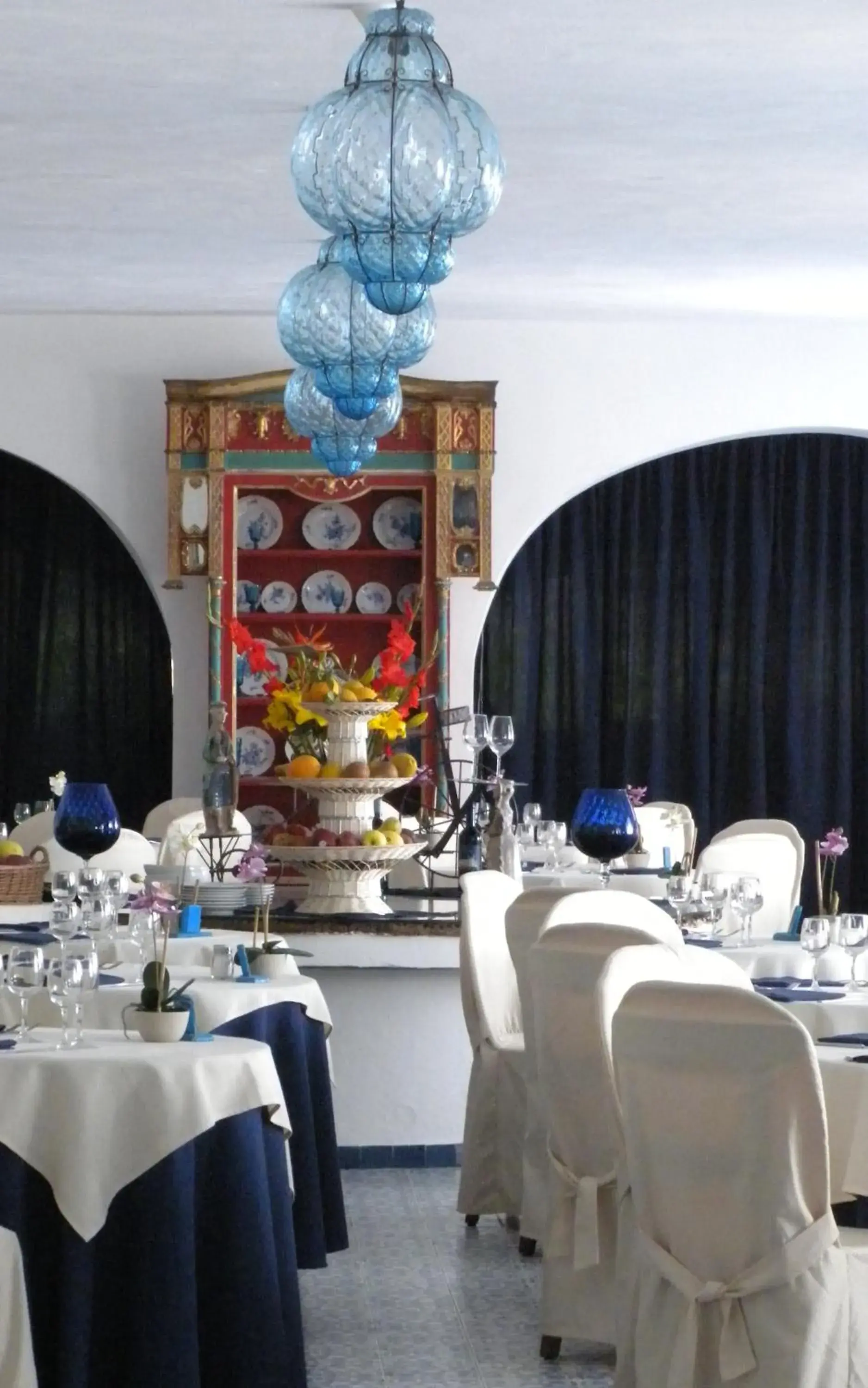 Restaurant/Places to Eat in Arathena Rocks Hotel