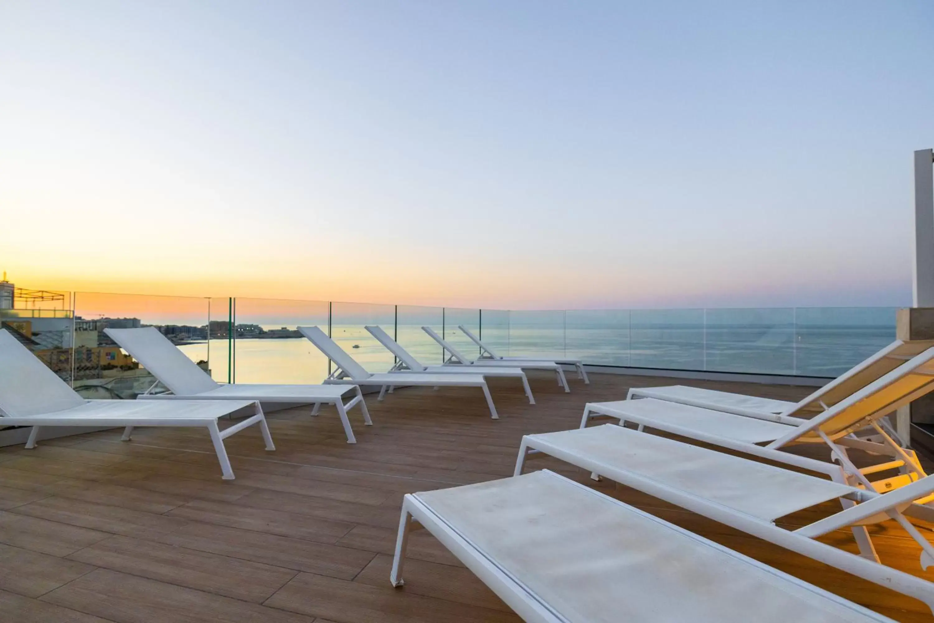 Pool view in The Diplomat Hotel