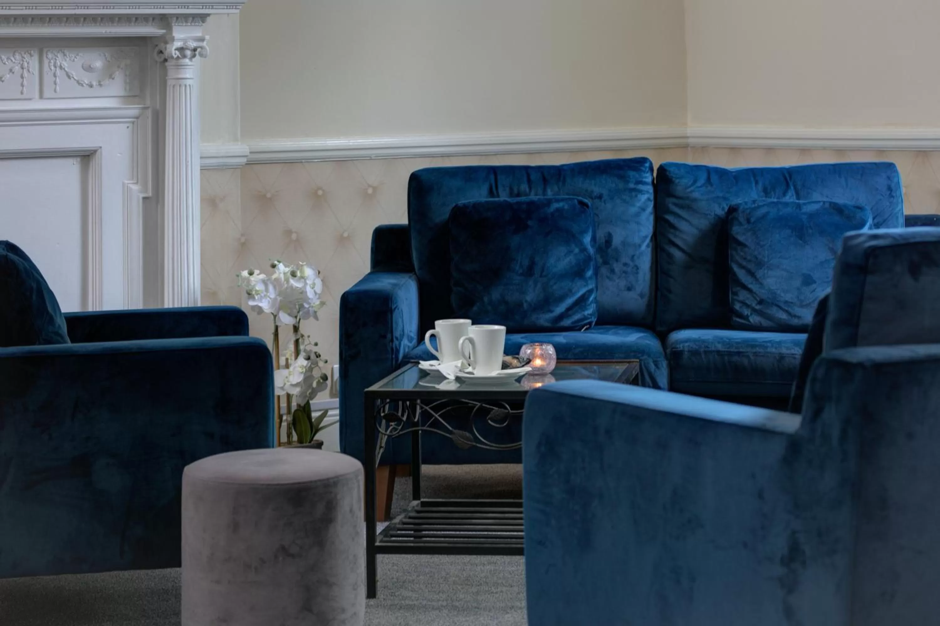 Lounge or bar in The Jephson Hotel; BW Signature Collection