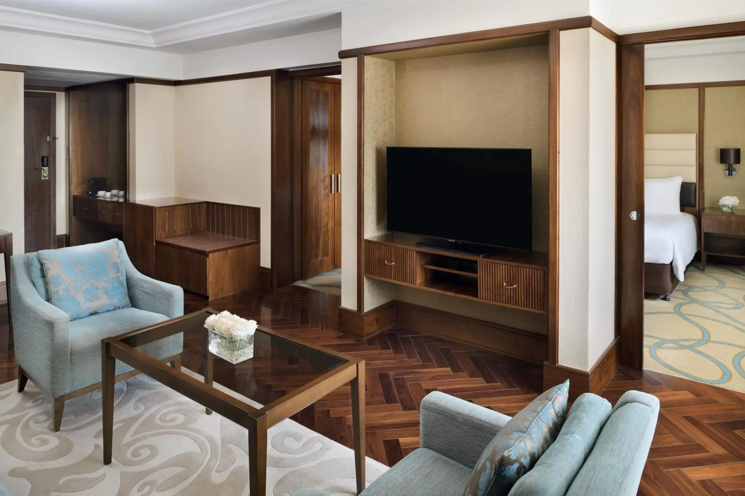 Photo of the whole room, TV/Entertainment Center in InterContinental Regency Bahrain, an IHG Hotel