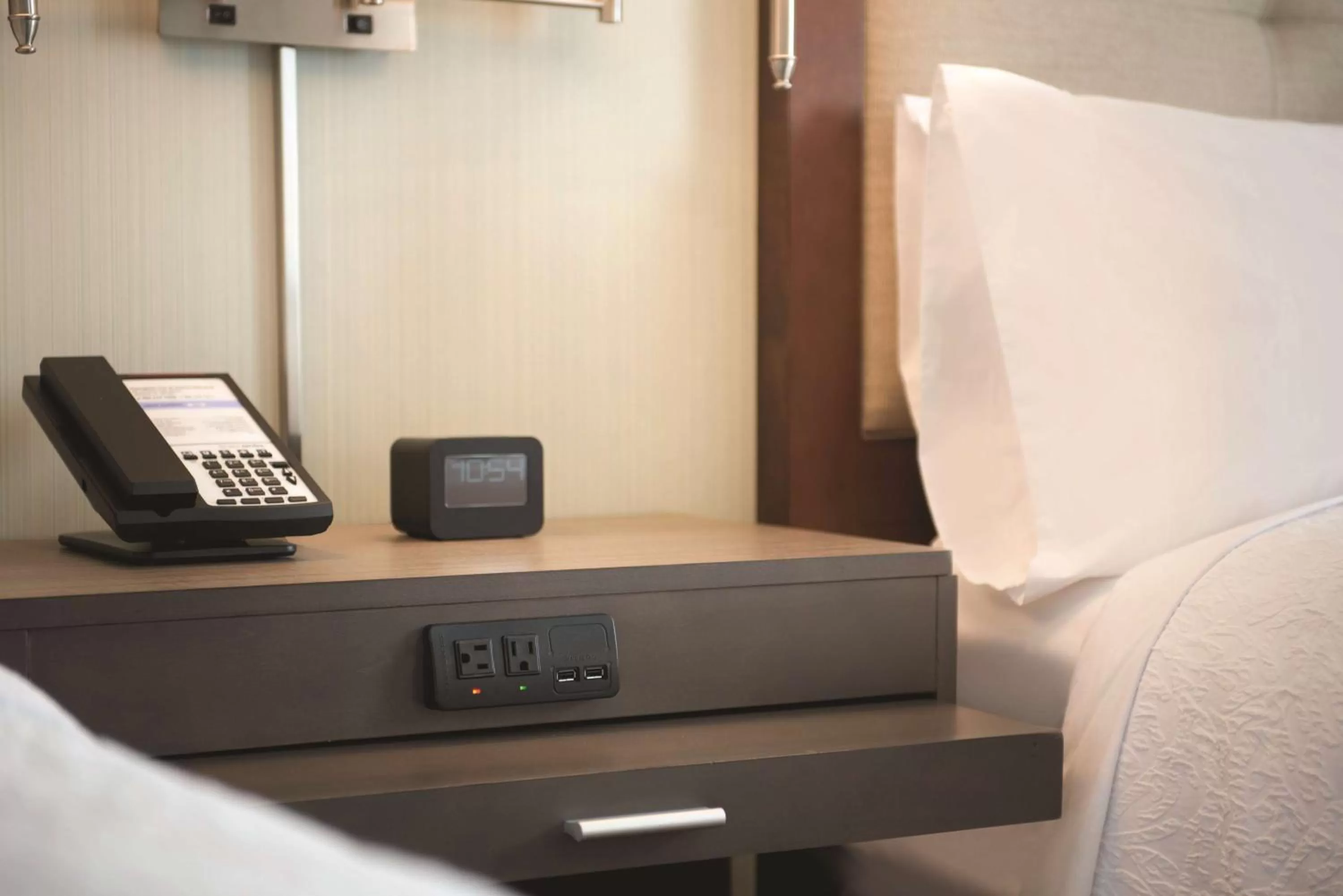 Bed in Hampton Inn & Suites - DeLand