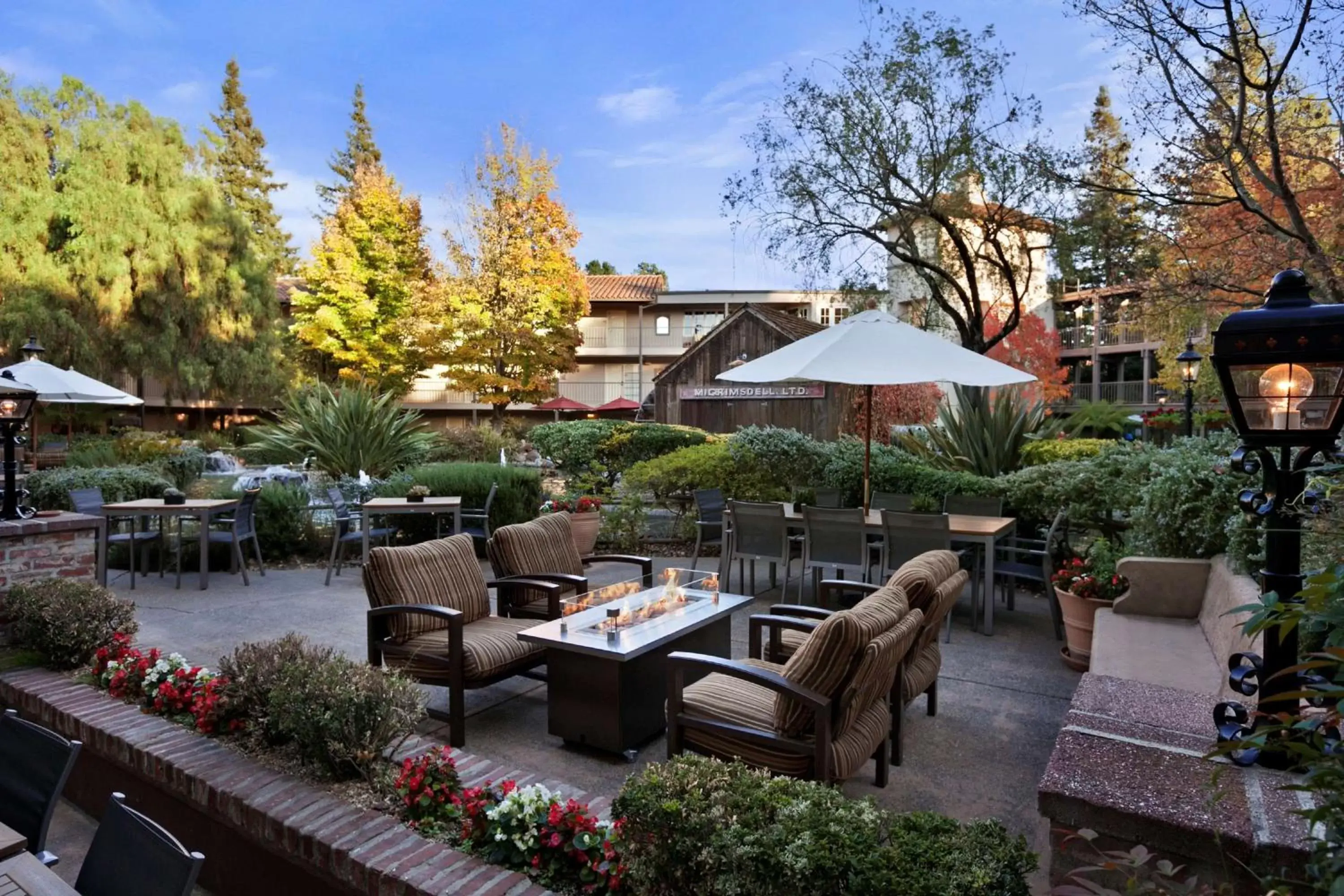 Patio in Embassy Suites by Hilton Napa Valley