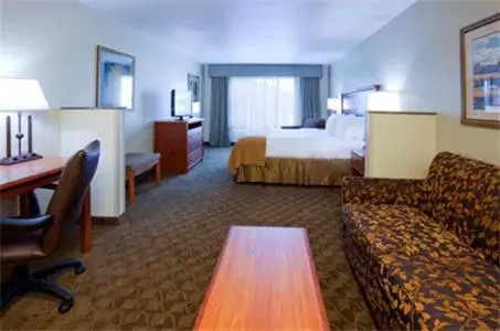 Holiday Inn Express & Suites - Mason City, an IHG Hotel