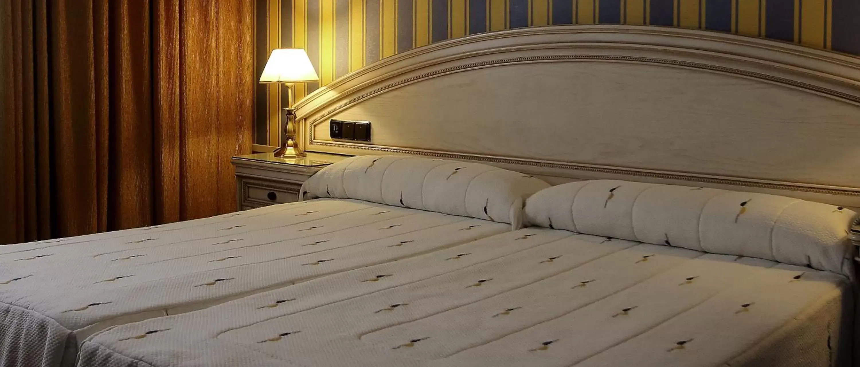 Bed in Hotel Conde Ansúrez