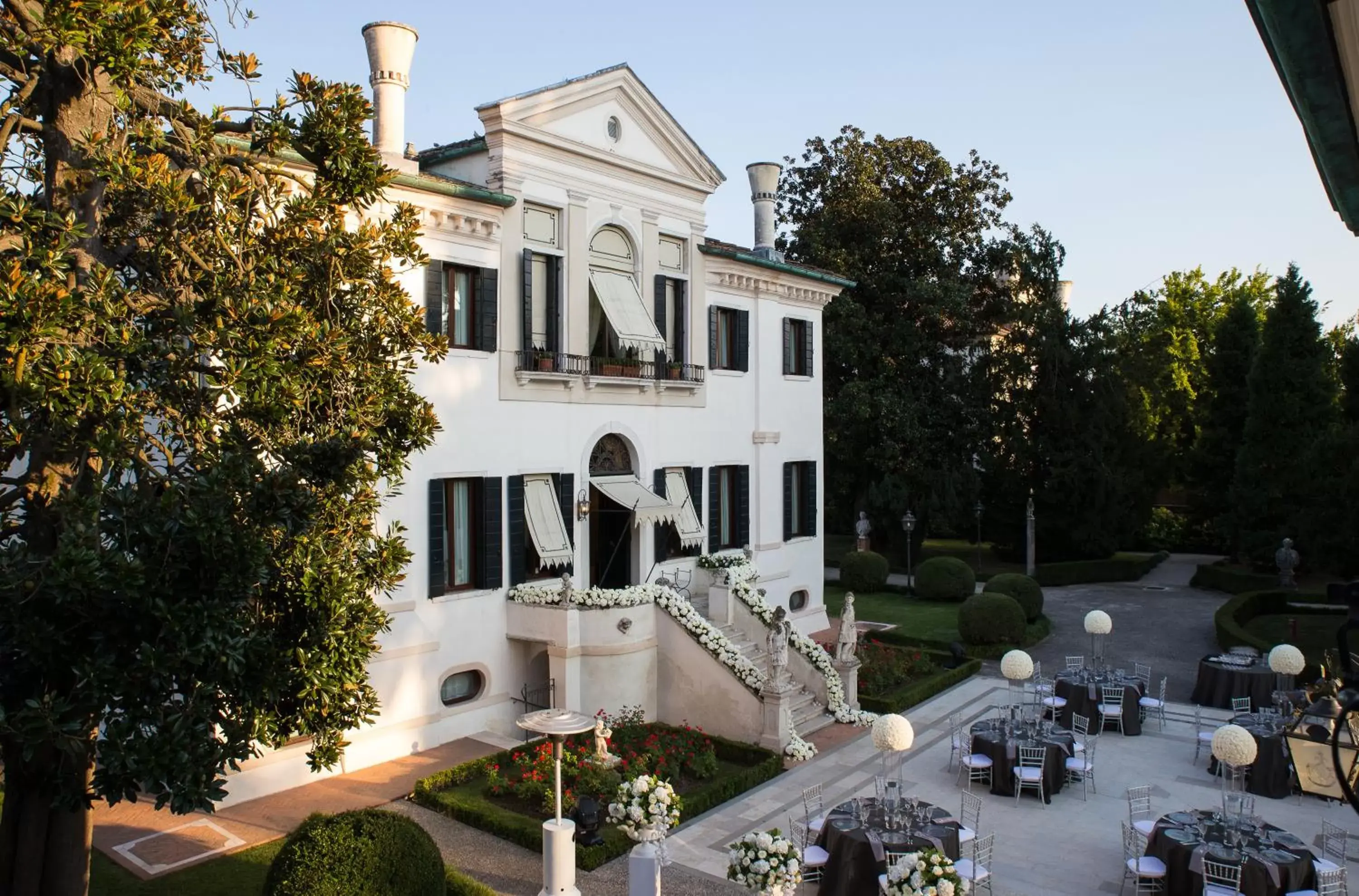 Facade/entrance, Property Building in Relais et Châteaux Hotel Villa Franceschi