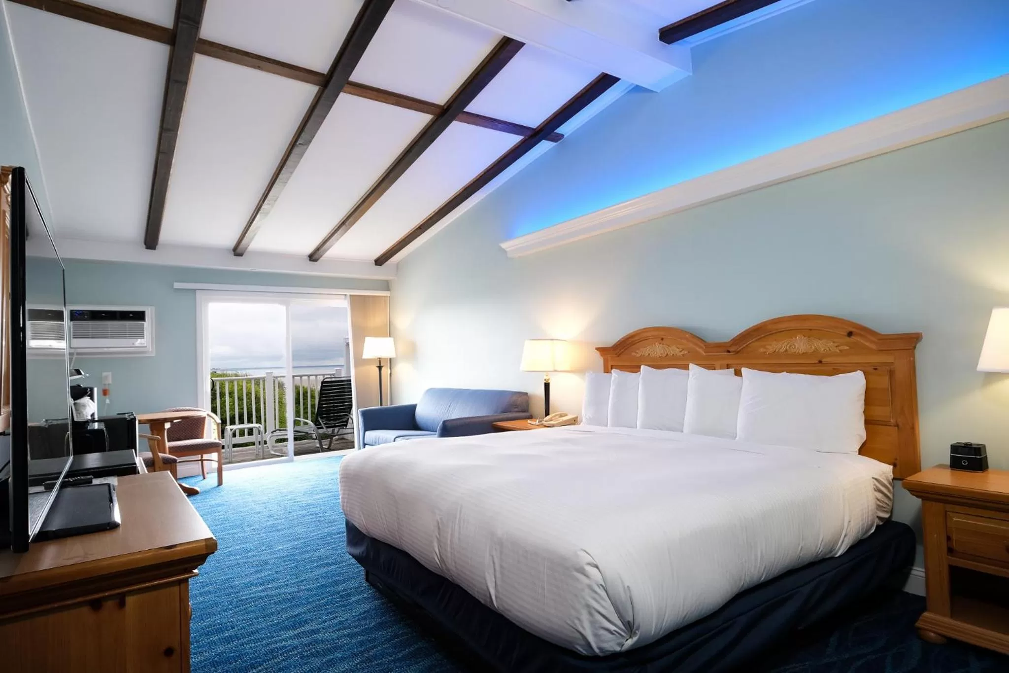 Bed in Norseman Resort on the Beach