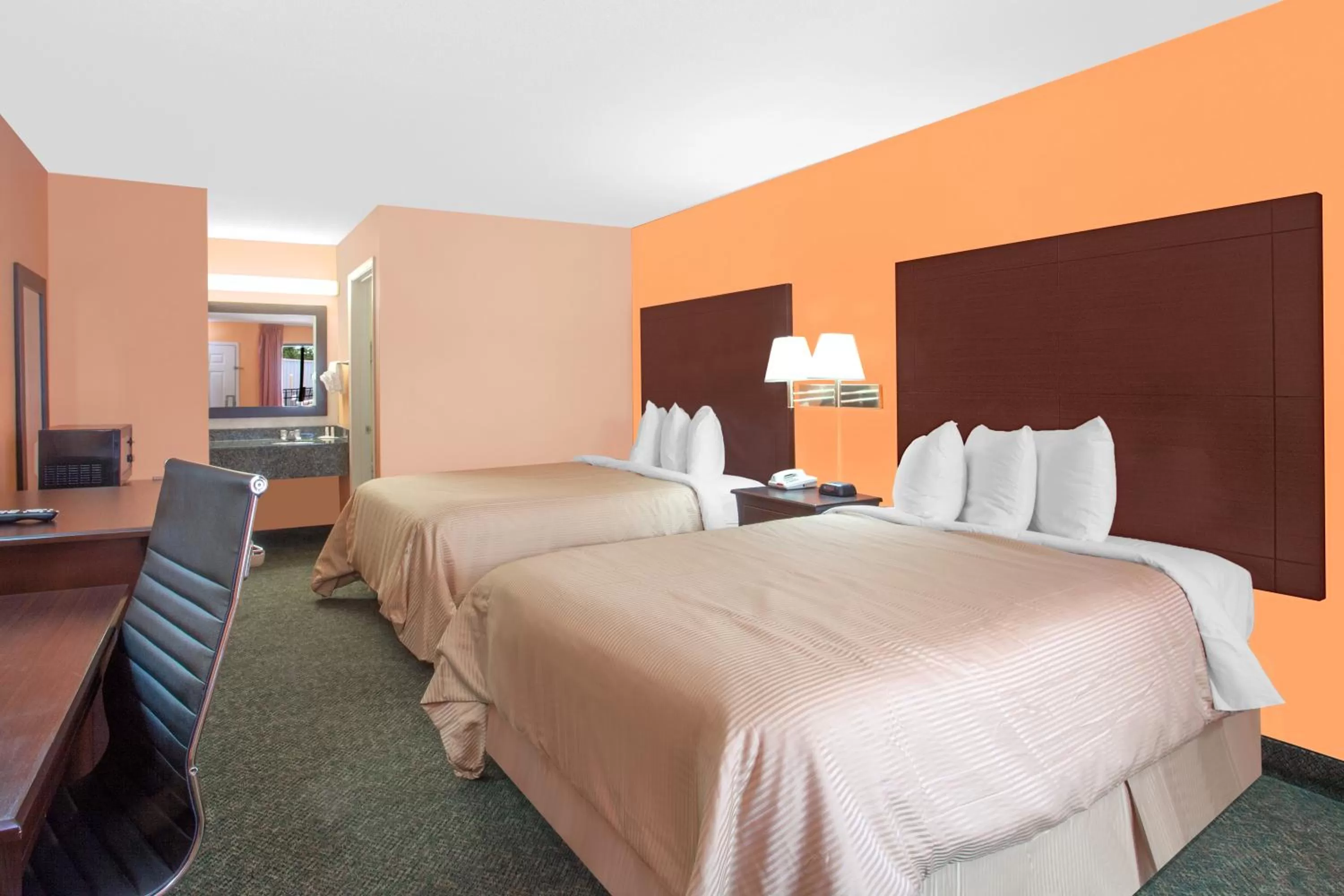 Bed in Days Inn by Wyndham Moulton