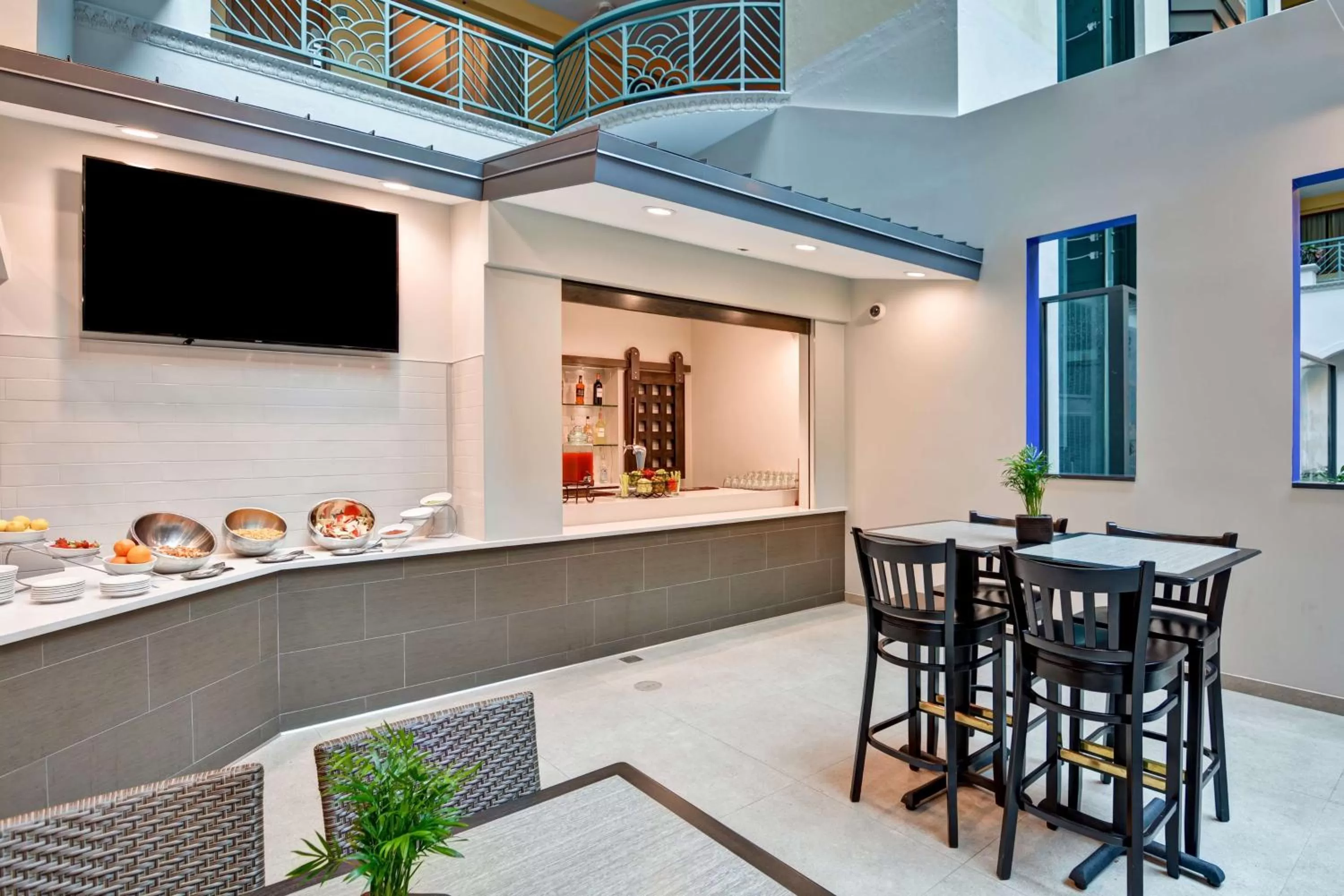 Lobby or reception in Embassy Suites by Hilton Miami International Airport