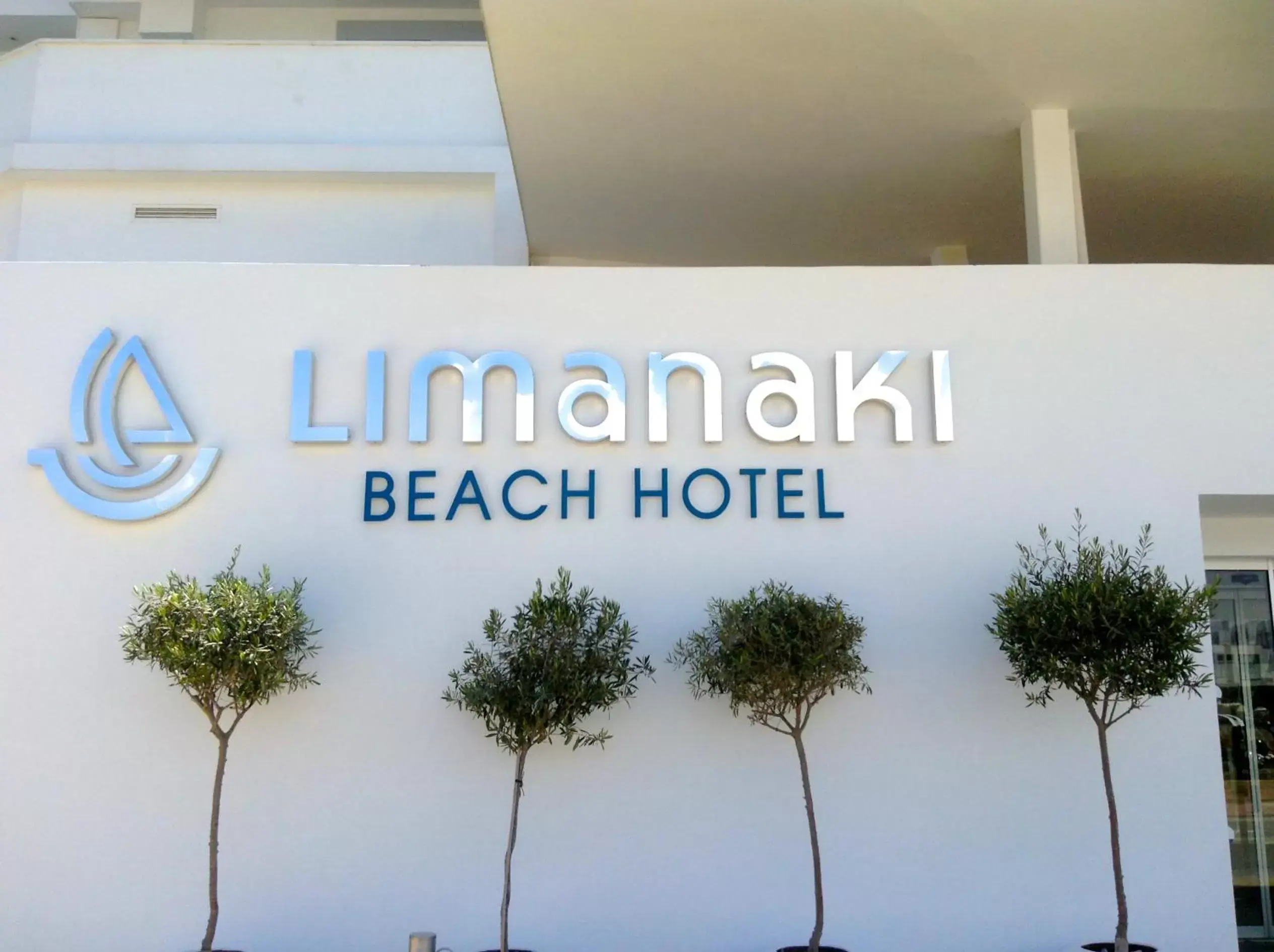 Facade/entrance in Limanaki Beach Hotel & Suites