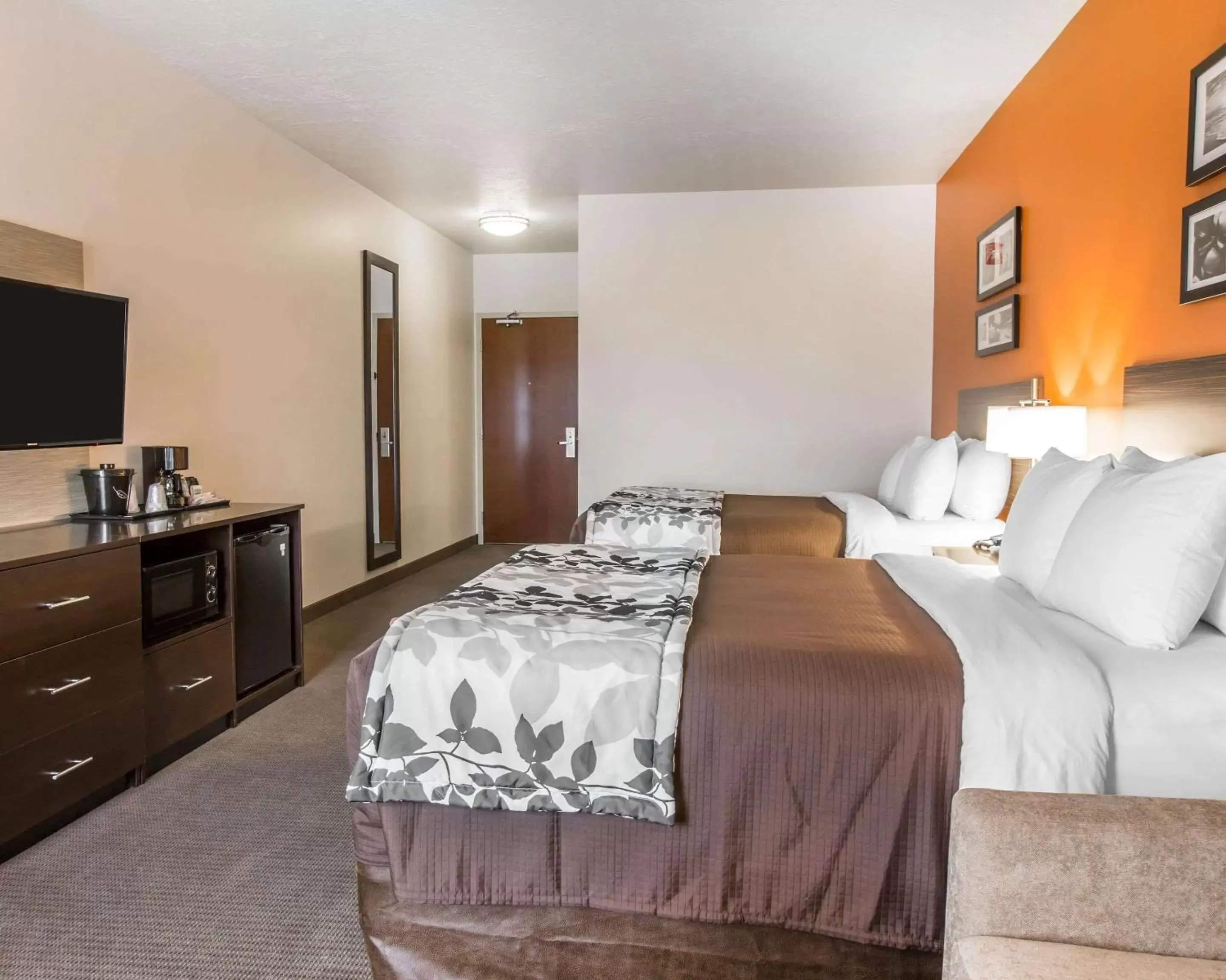 Photo of the whole room, Bed in Sleep Inn & Suites Page at Lake Powell