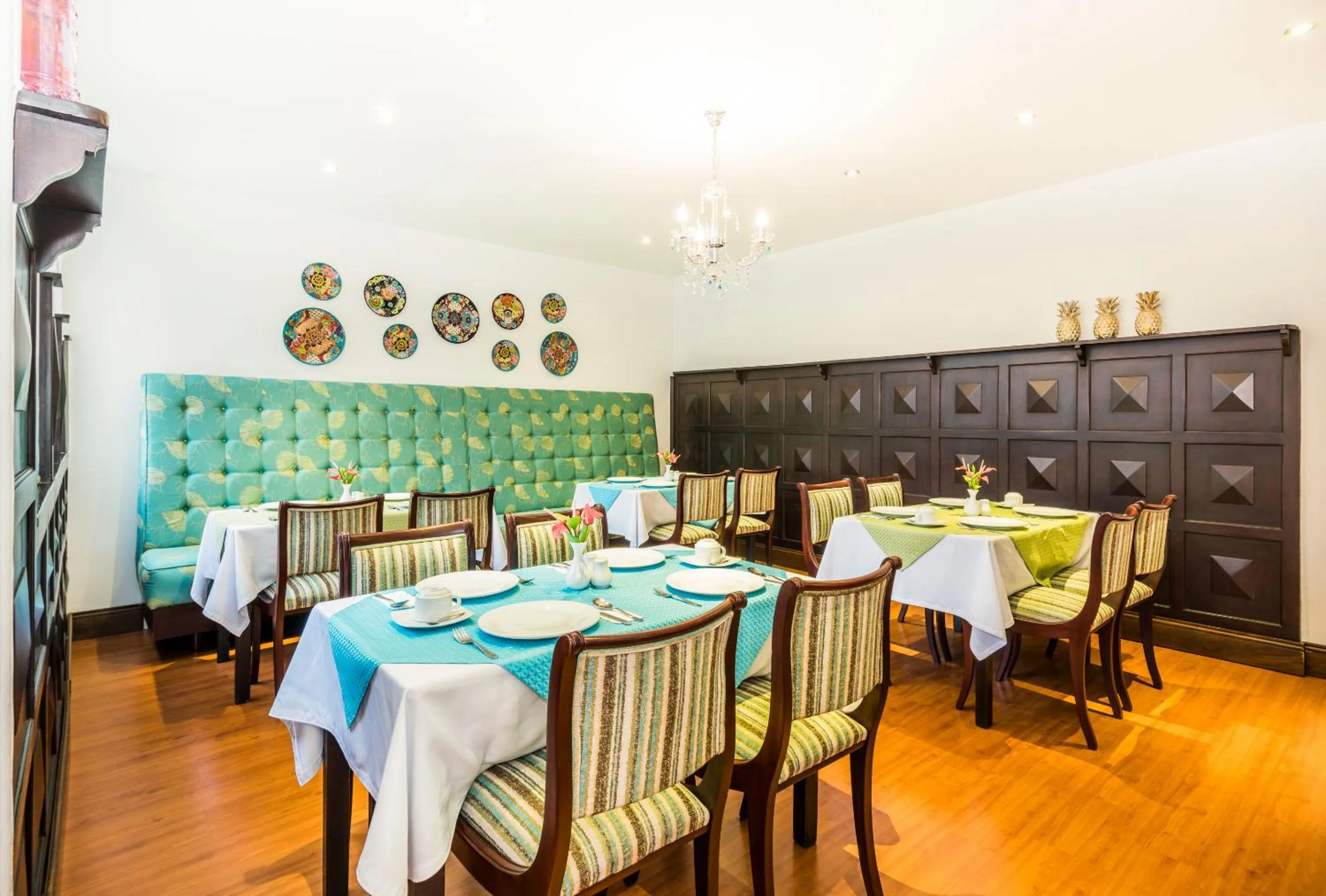 Restaurant/places to eat in Matisse Hotel