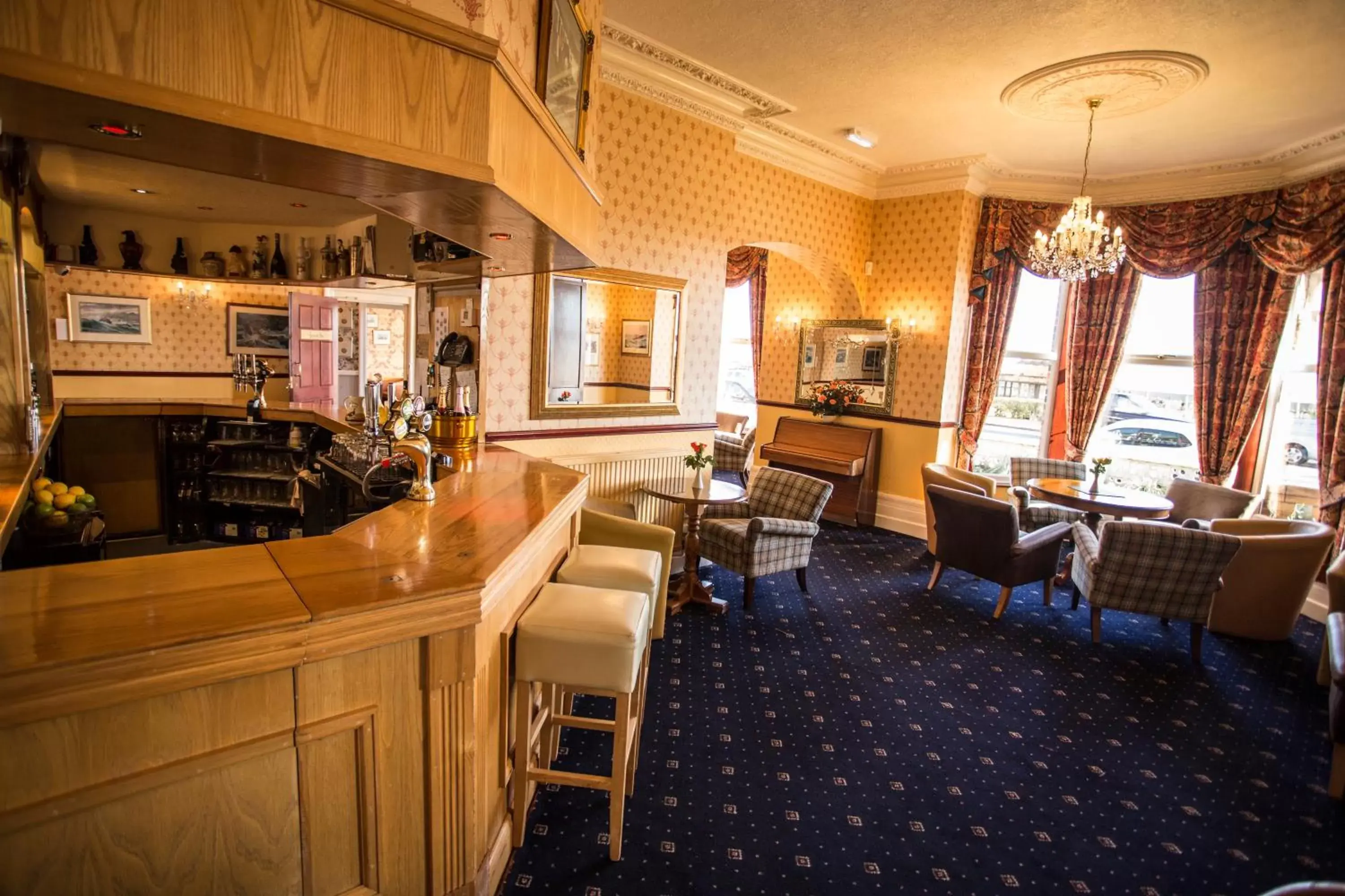 Restaurant/Places to Eat in Furzedown Hotel