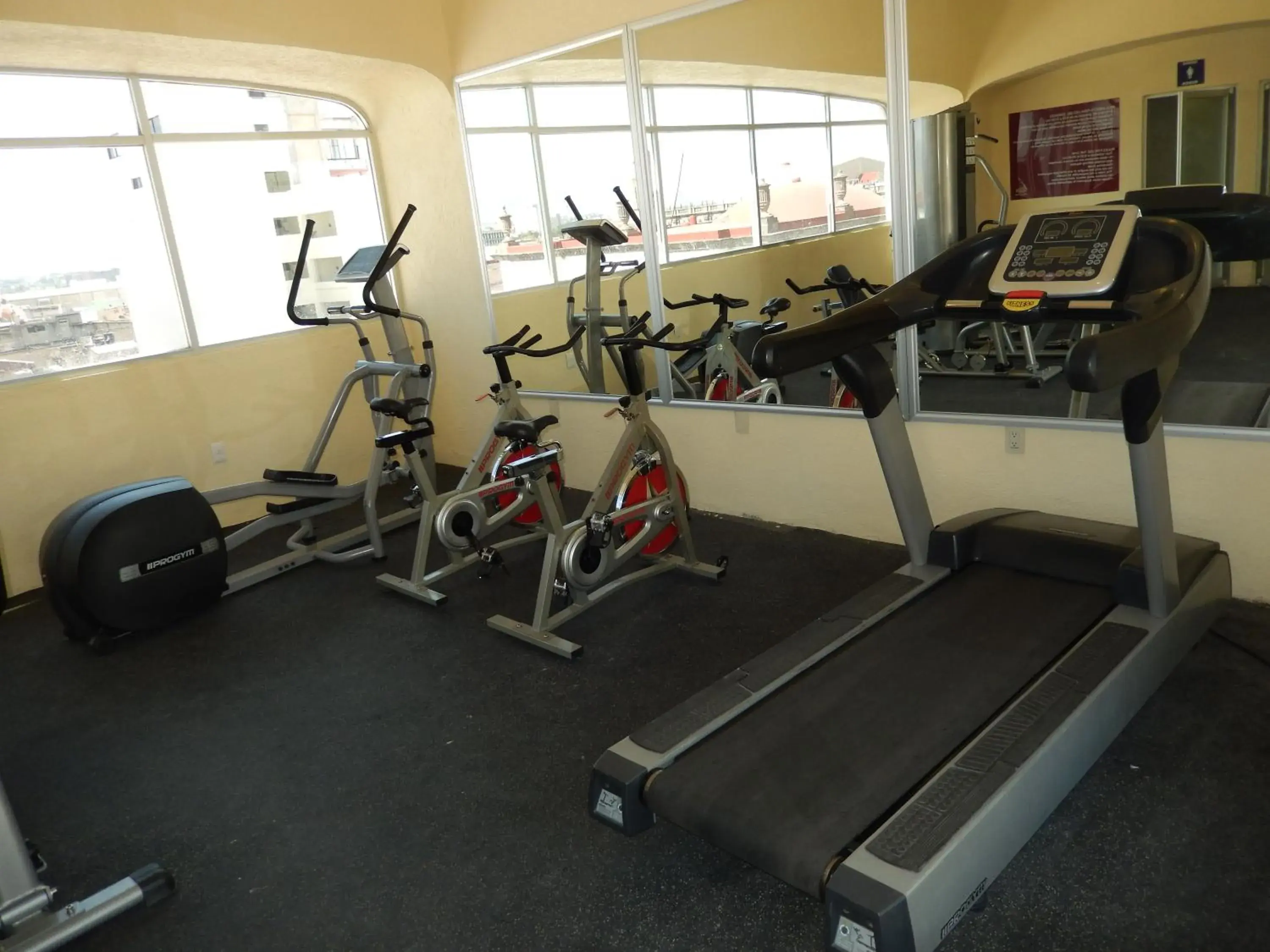 Fitness centre/facilities, Fitness Center/Facilities in Roma Guadalajara in downtown