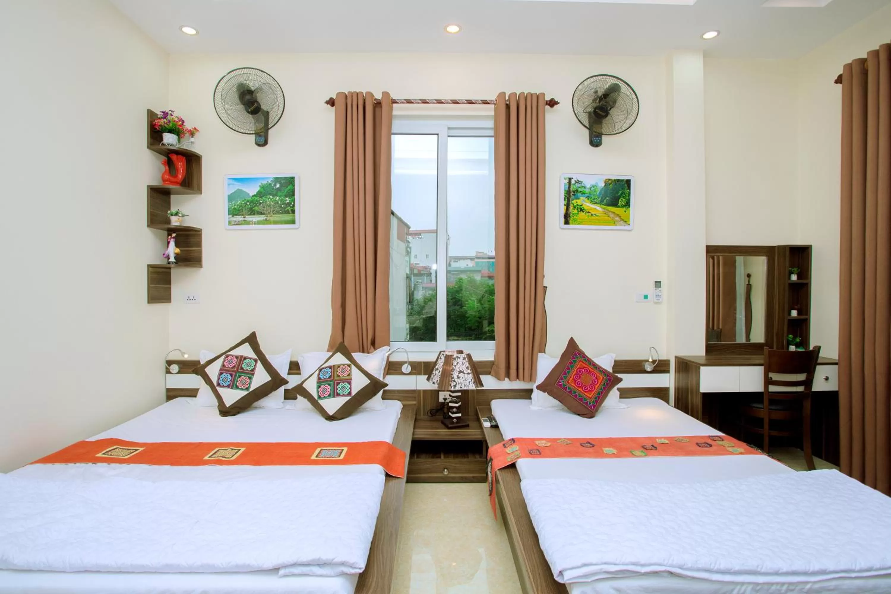 Bed in Friendly Home Hotel