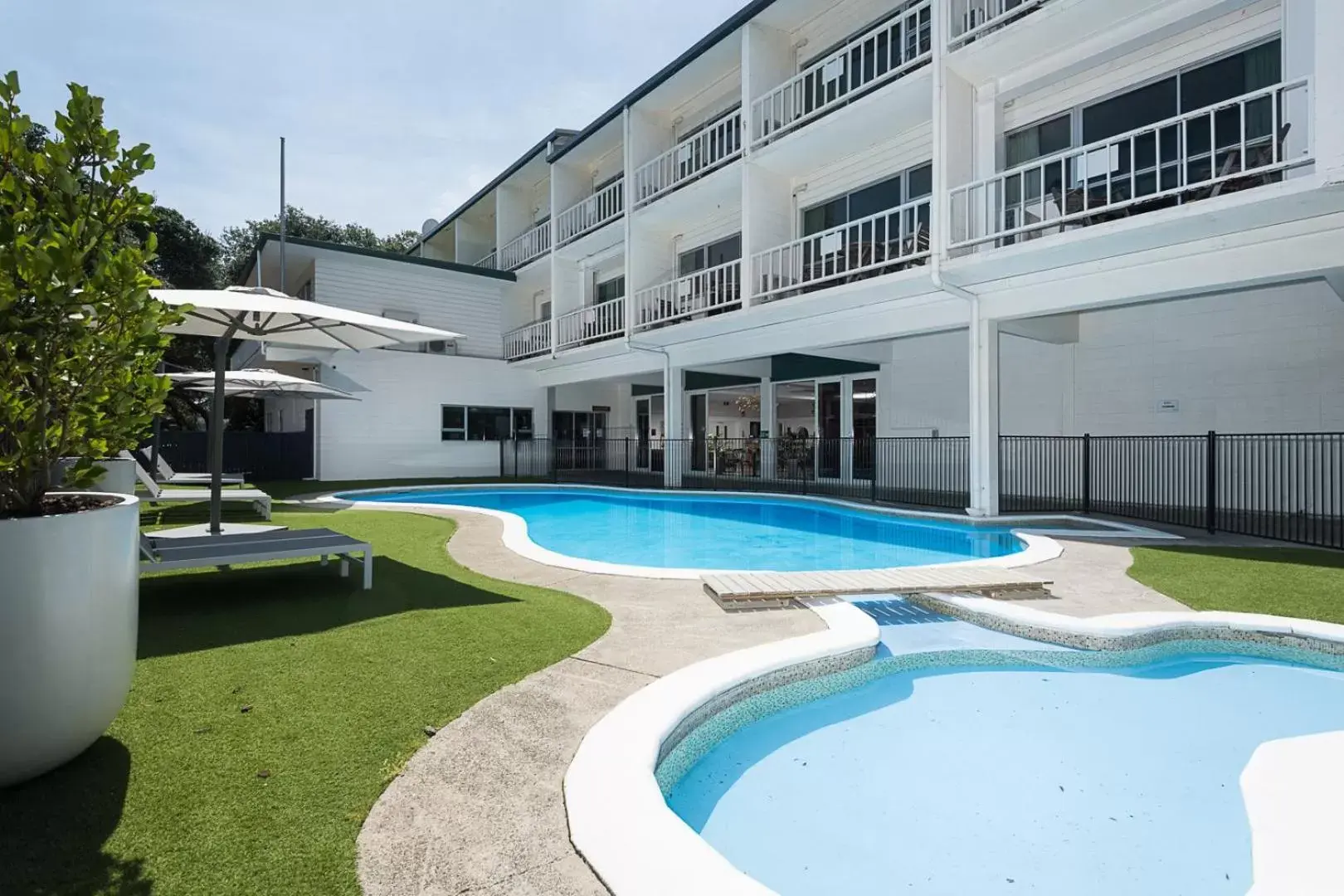Property building, Swimming Pool in Hotel Armitage and Conference Centre