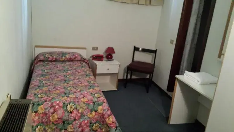 Single Room in Hotel Primavera