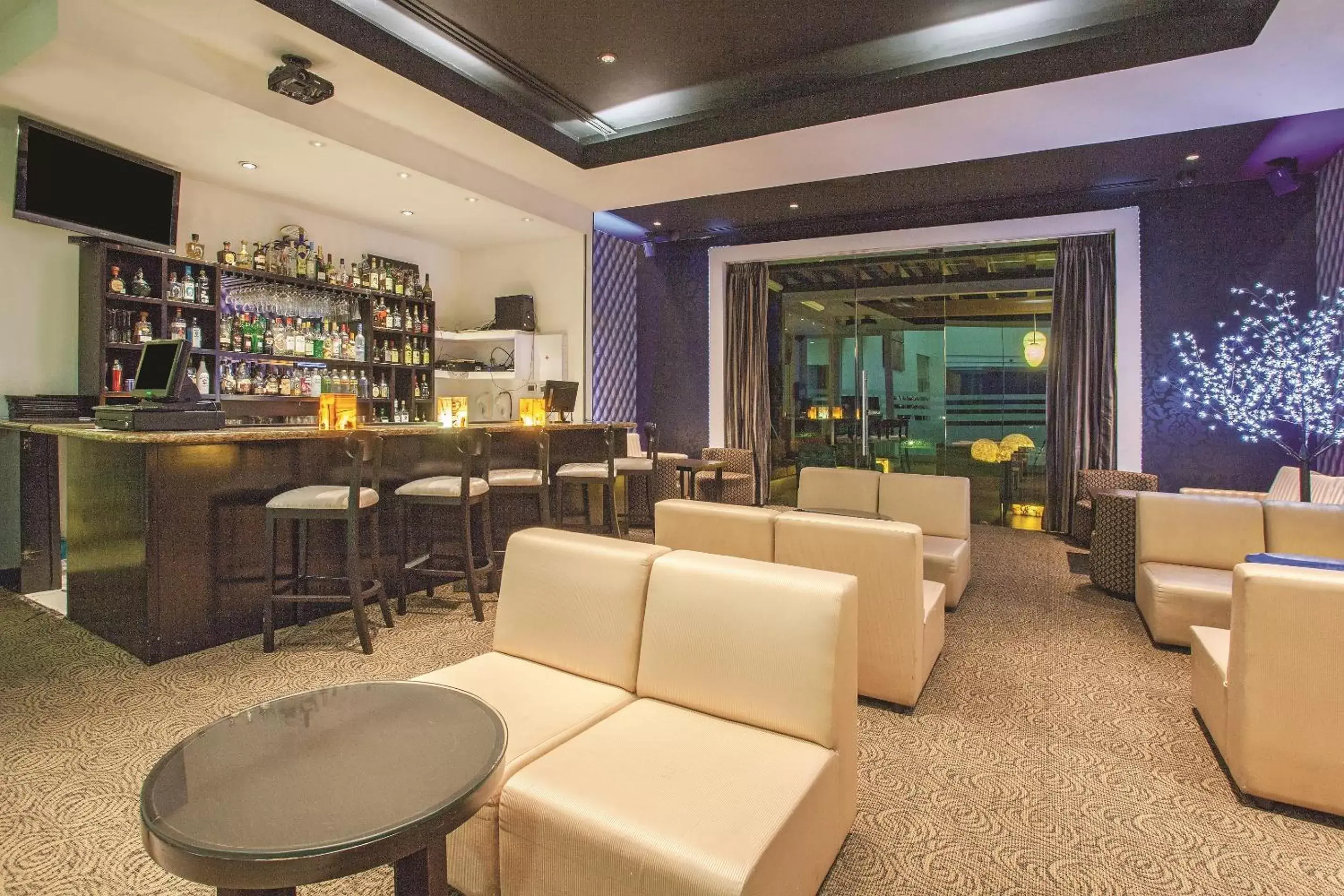 Lounge or bar, Lounge/Bar in La Quinta by Wyndham Poza Rica
