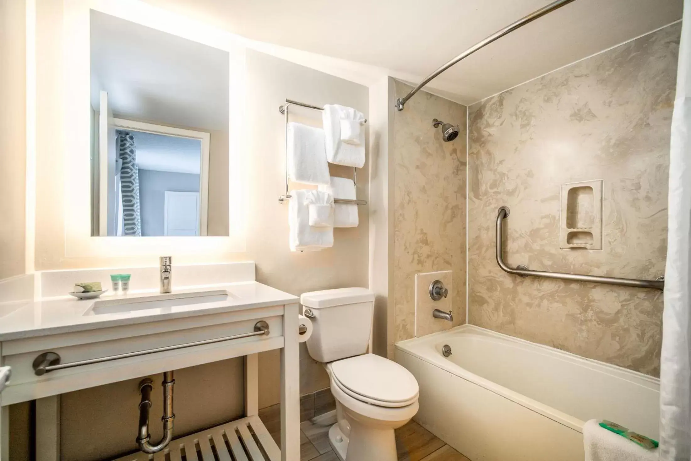 Shower, Bathroom in Perry's Ocean-Edge Resort