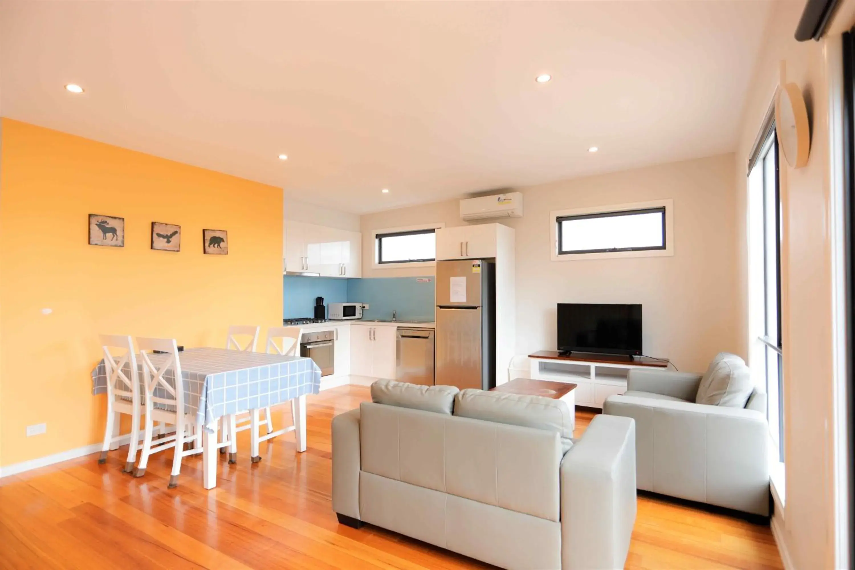 Seating Area in Apollo Bay Seal Apartments