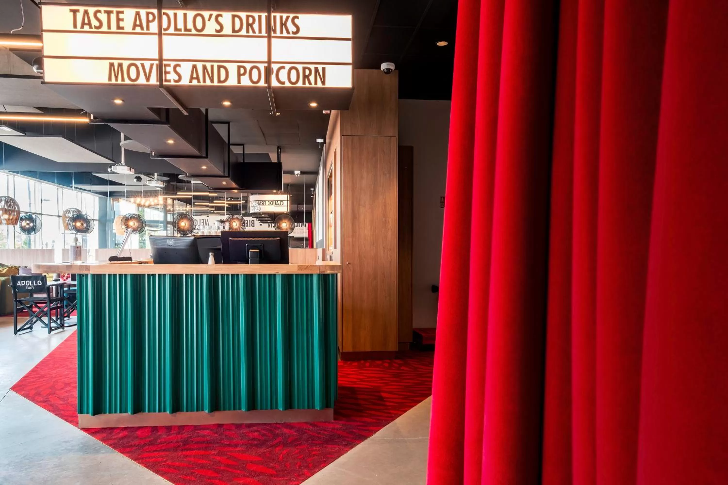 Lobby or reception in ibis Styles Lens Centre Gare