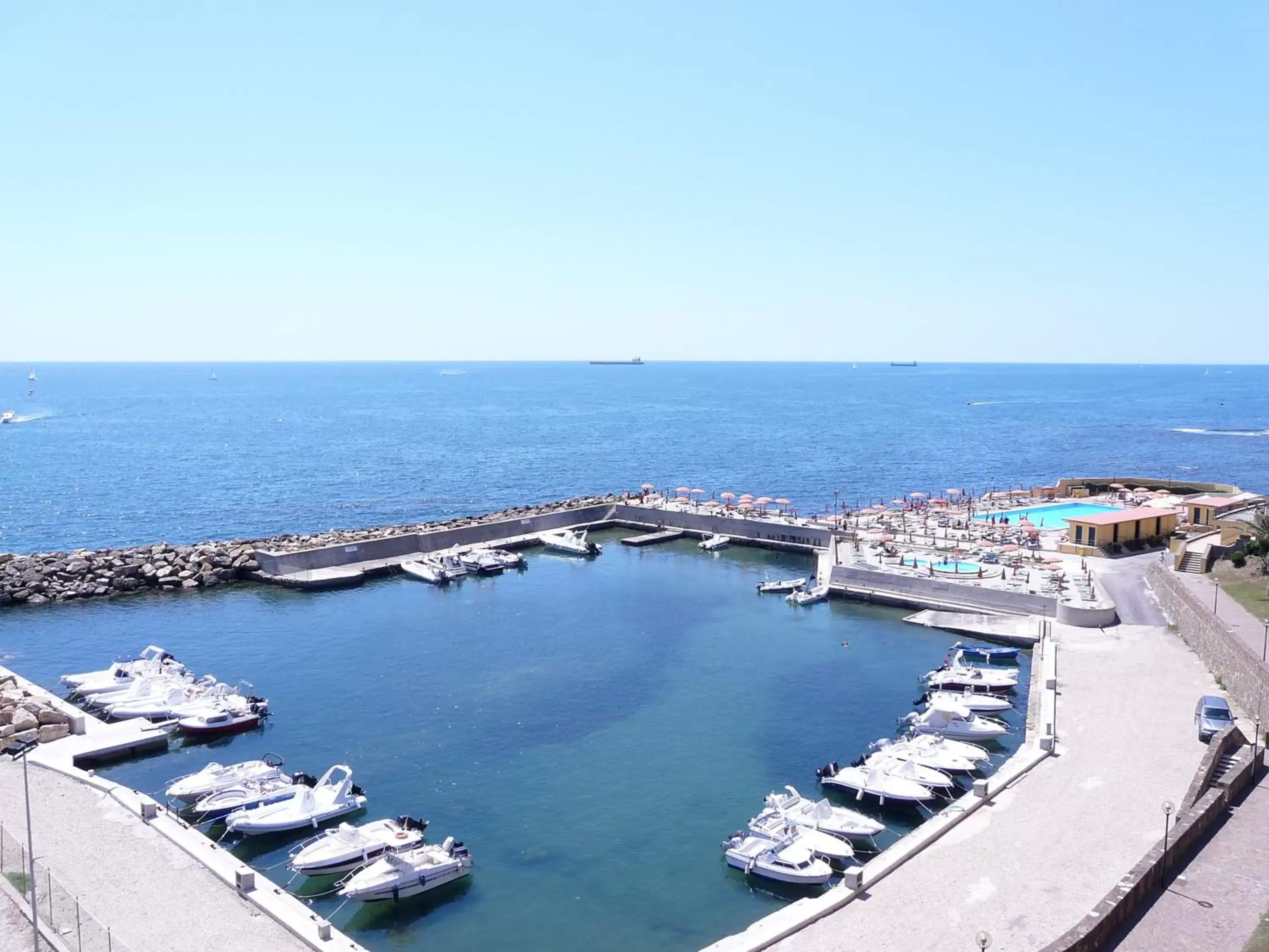 Area and facilities, Bird's-eye View in Mercure Civitavecchia Sunbay Park Hotel