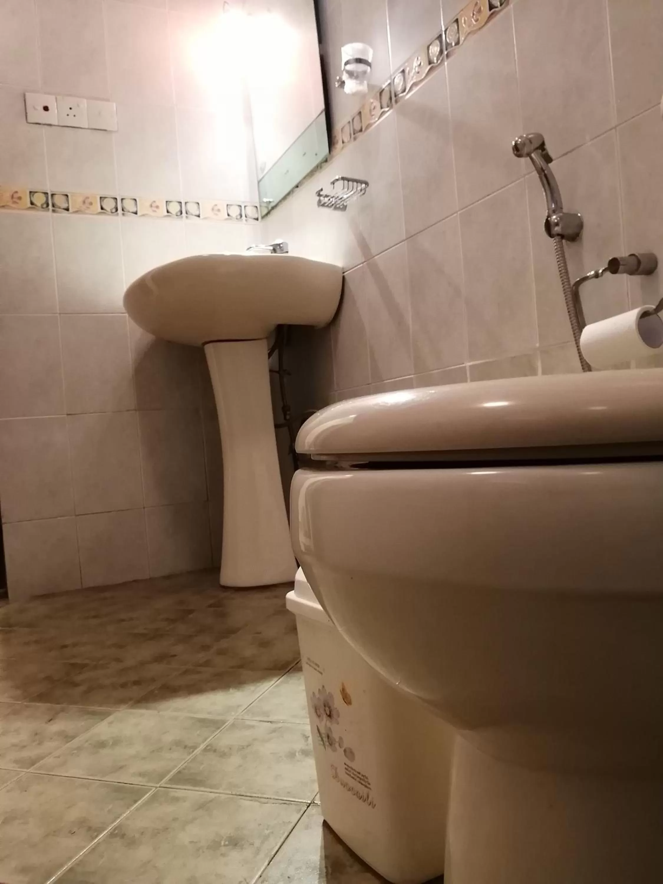 Bathroom in Kandy Unique Hotel