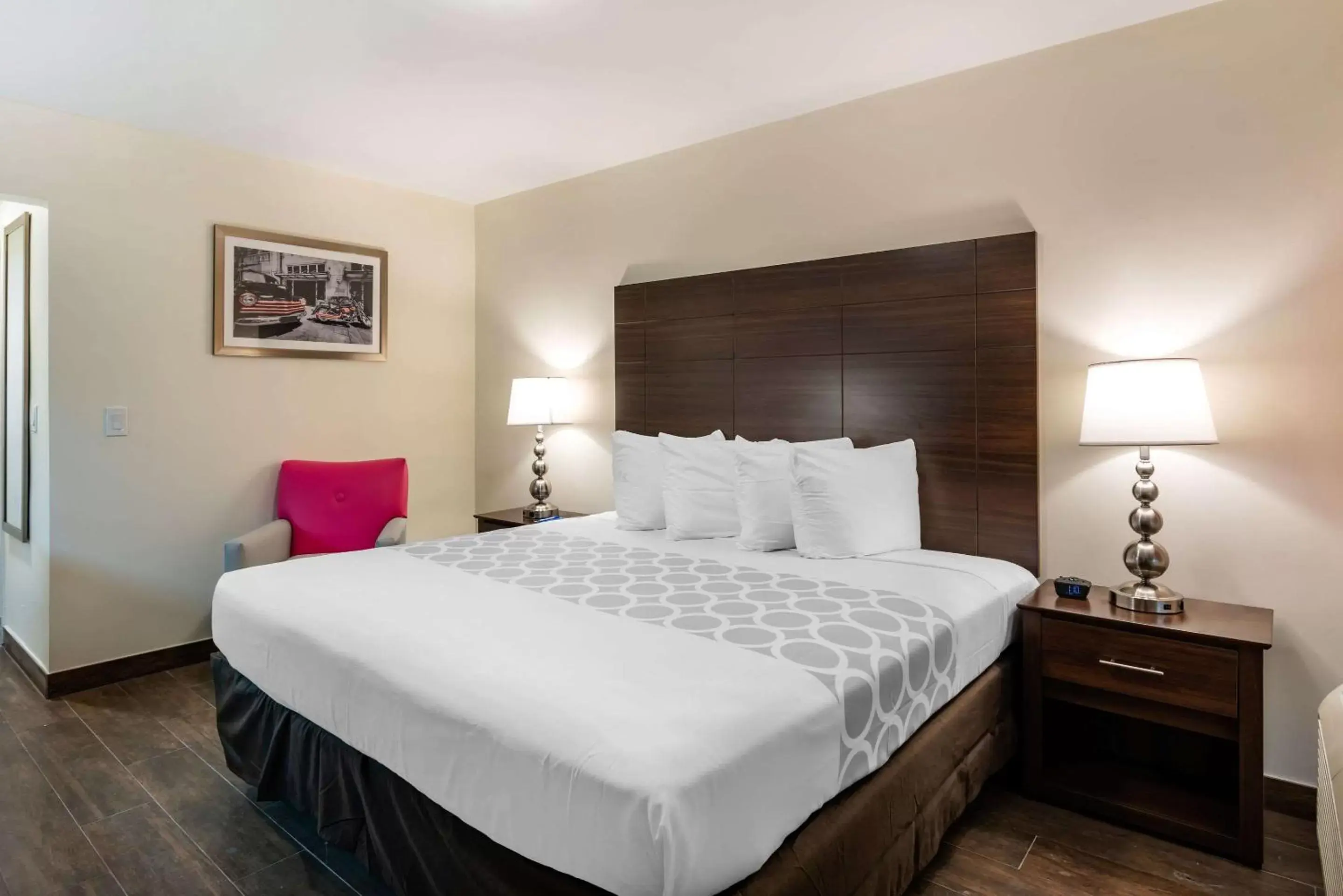 Photo of the whole room, Bed in Rodeway Inn Hollywood Photo of the whole room, Bed in Rodeway Inn Hollywood