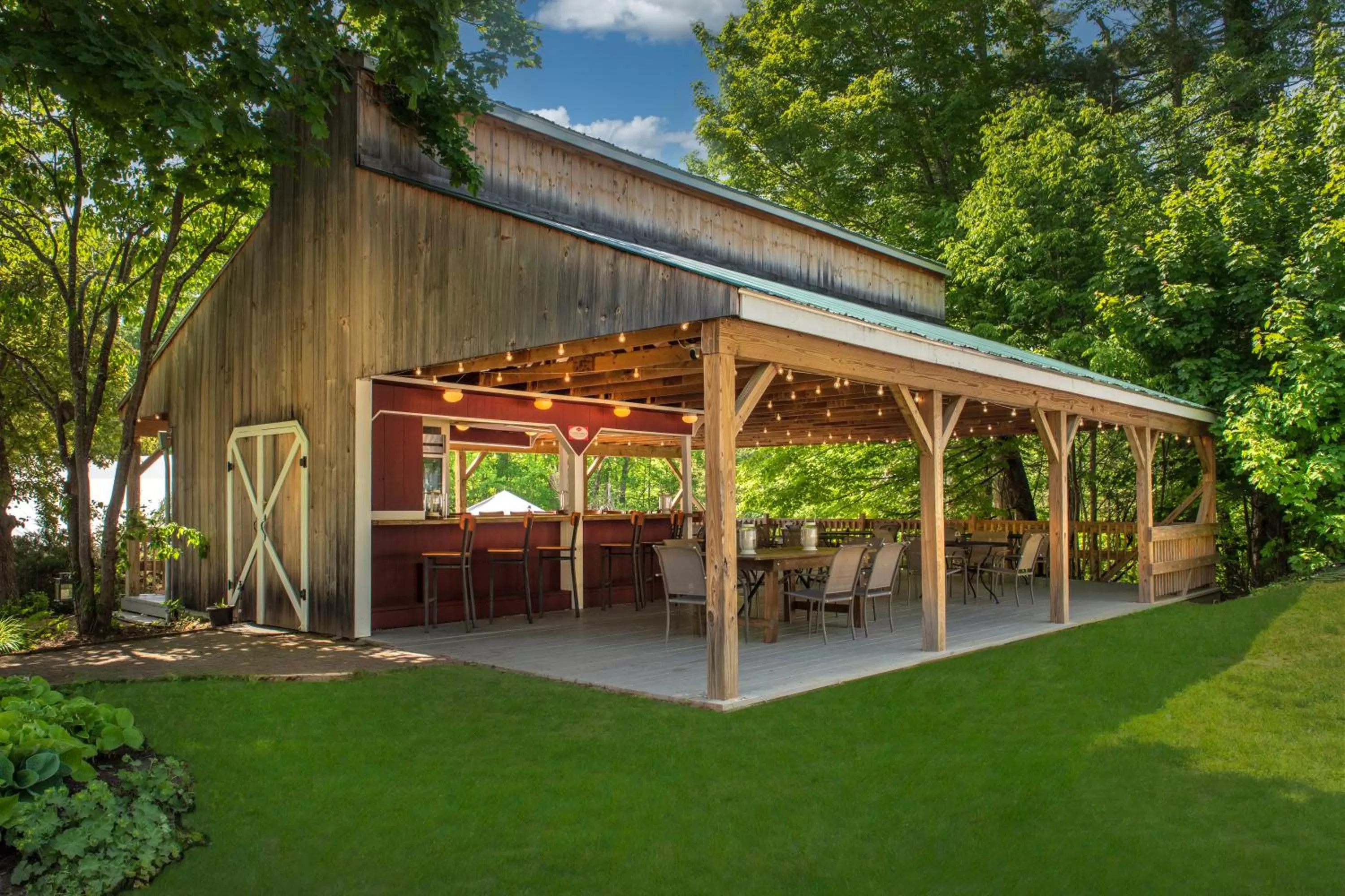 Restaurant/places to eat in Christmas Farm Inn and Spa