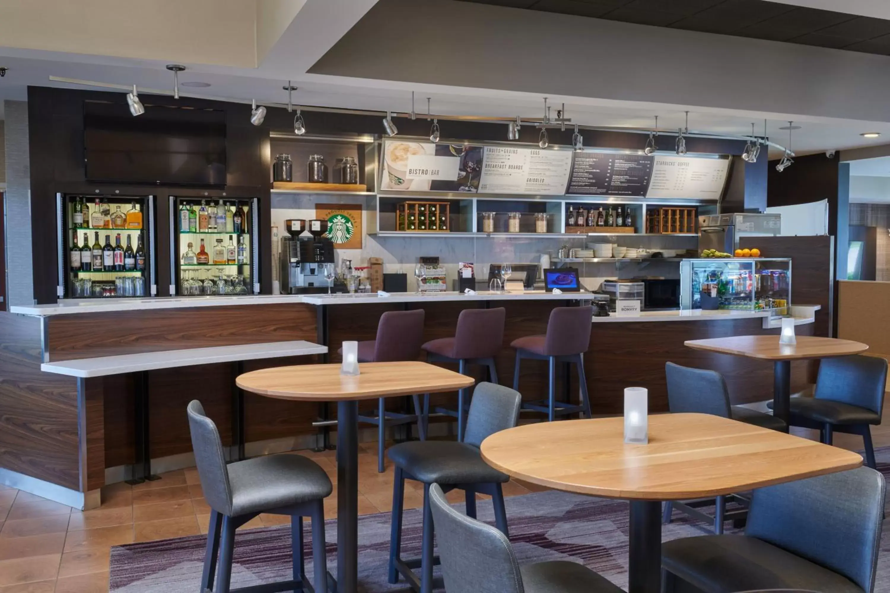 Restaurant/places to eat, Lounge/Bar in Courtyard by Marriott Detroit Troy