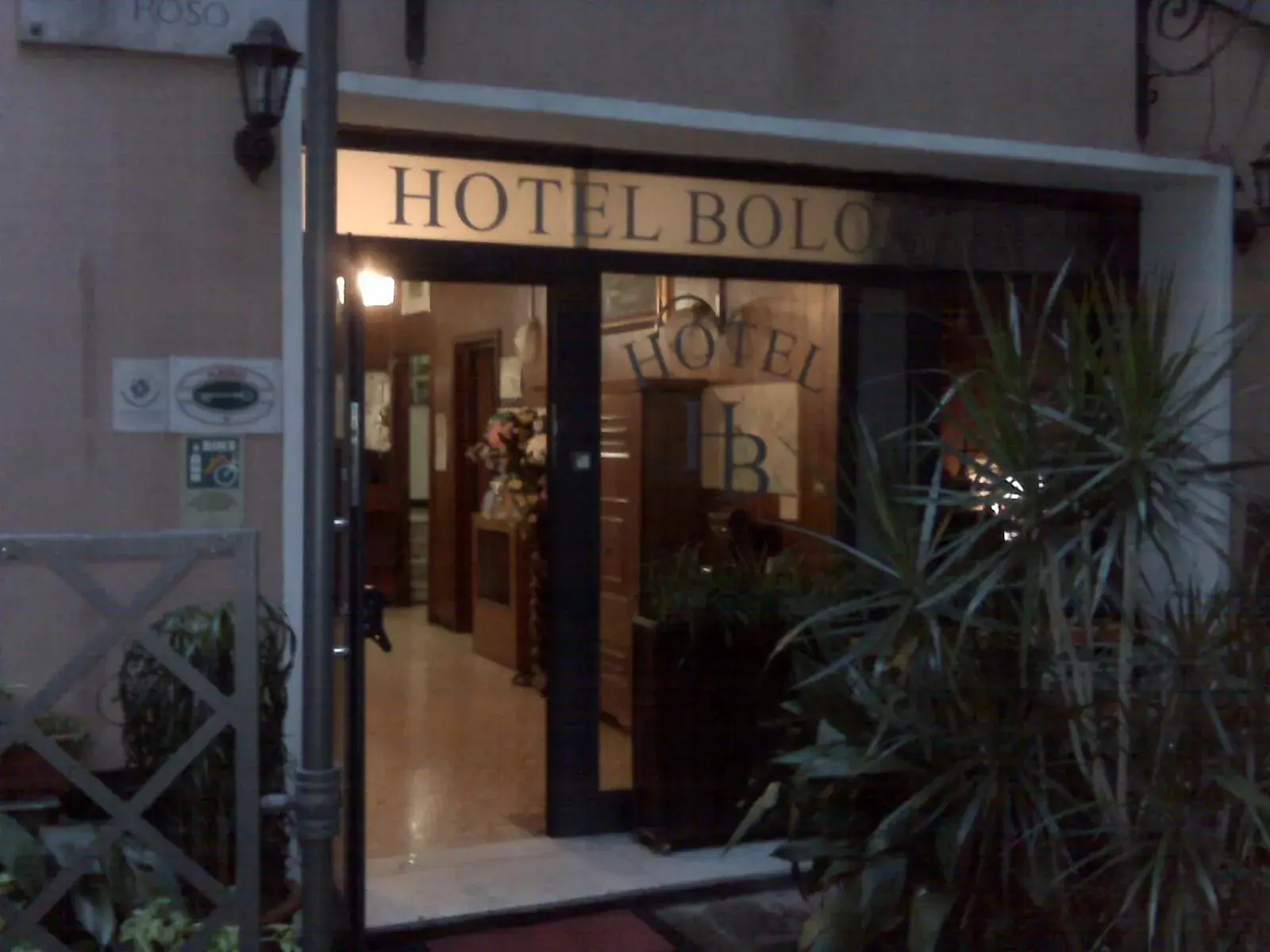 Facade/entrance in Hotel Bologna