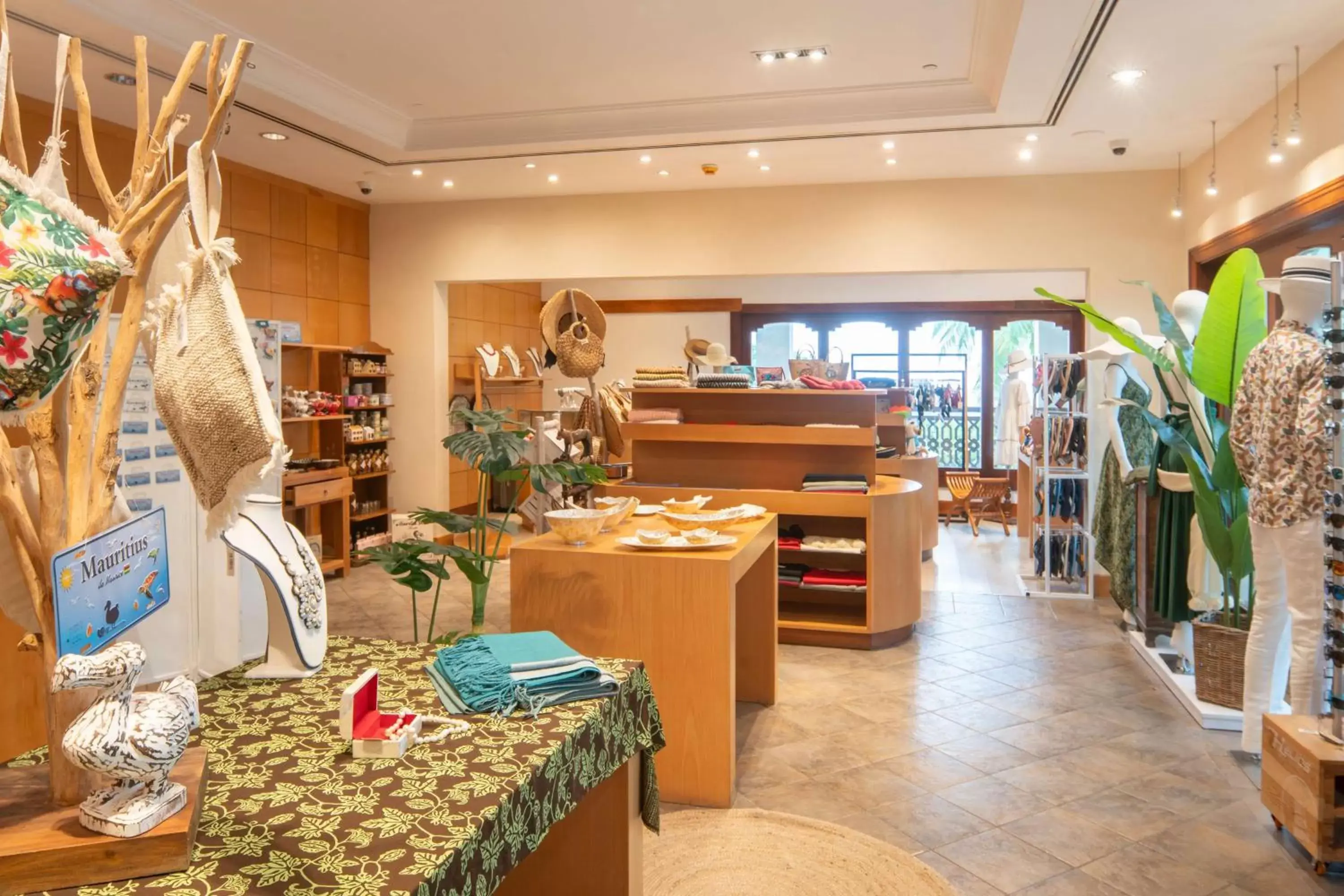 On-site shops in Hilton Mauritius Resort & Spa
