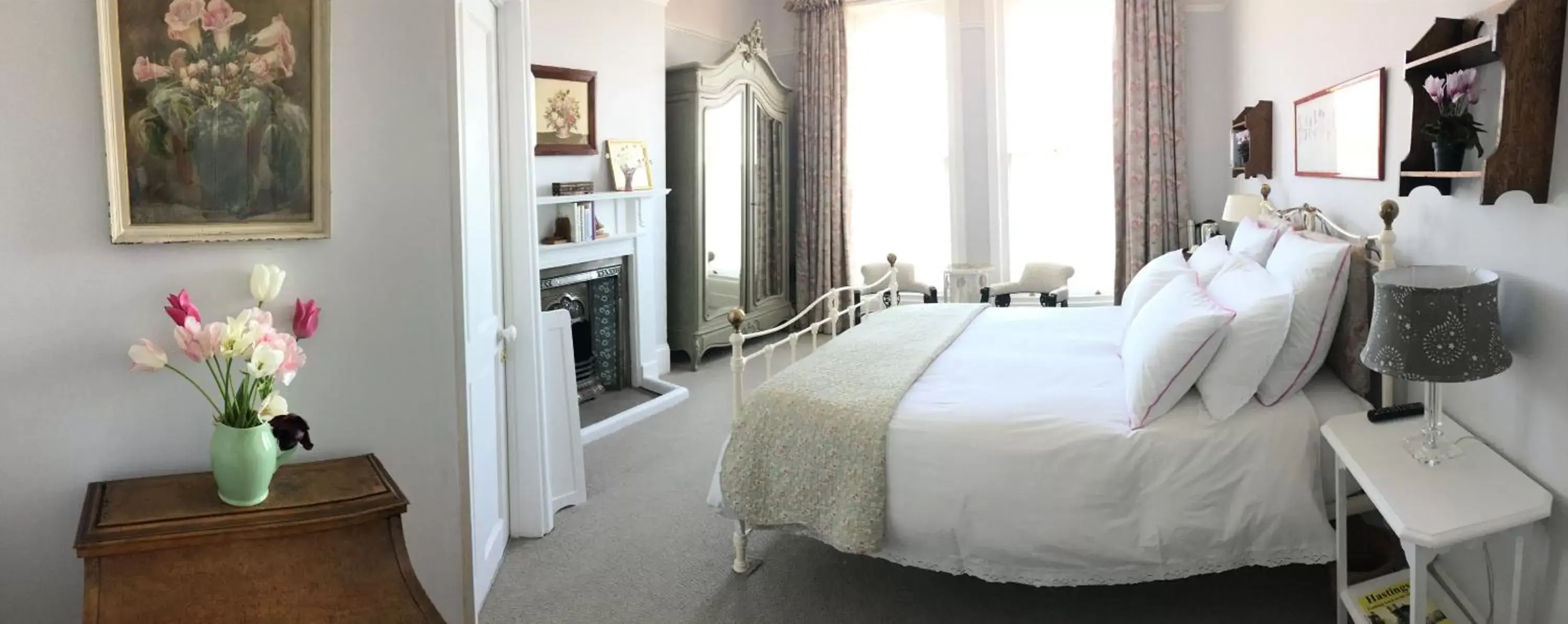 Photo of the whole room, Bed in Anne’s House