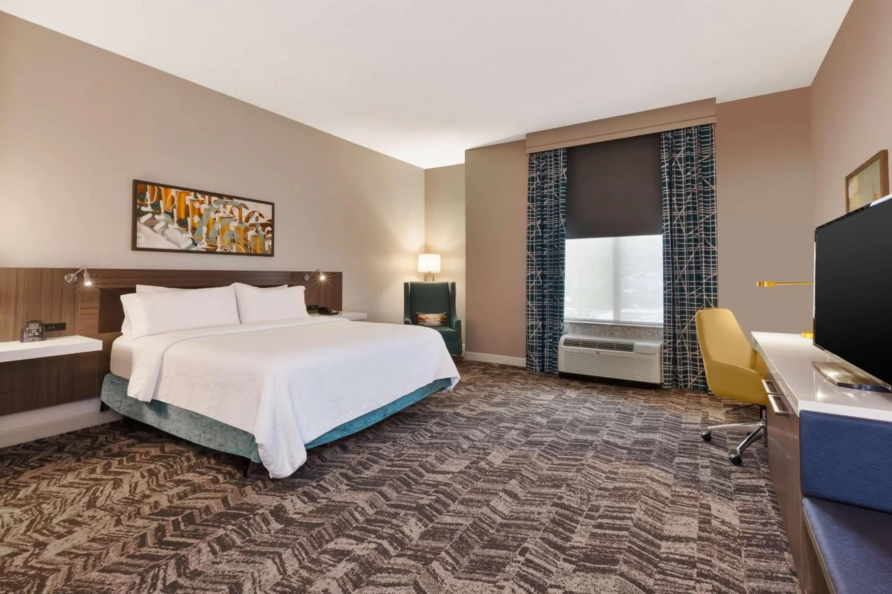 Bed in Hilton Garden Inn Minneapolis Maple Grove