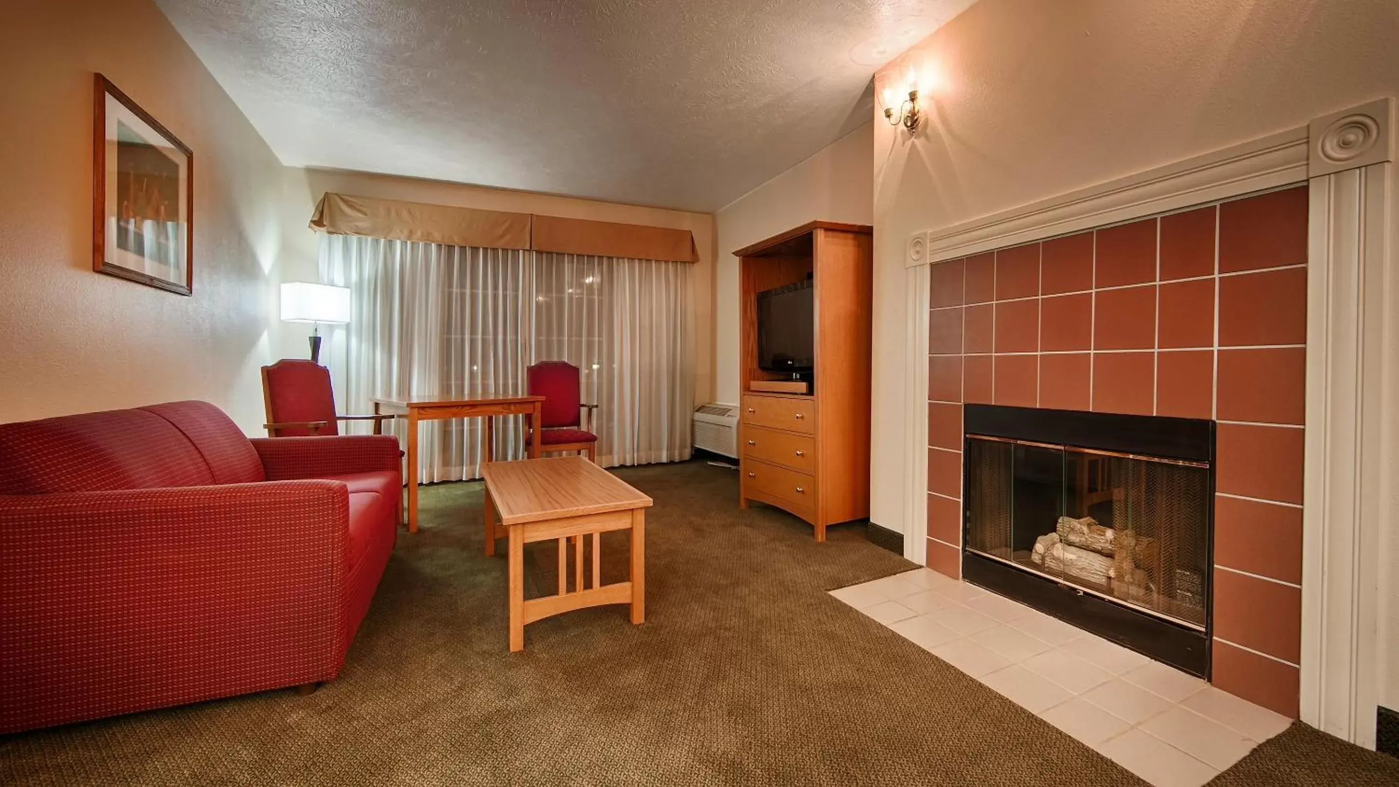 One-Bedroom Suite in Best Western John Jay Inn