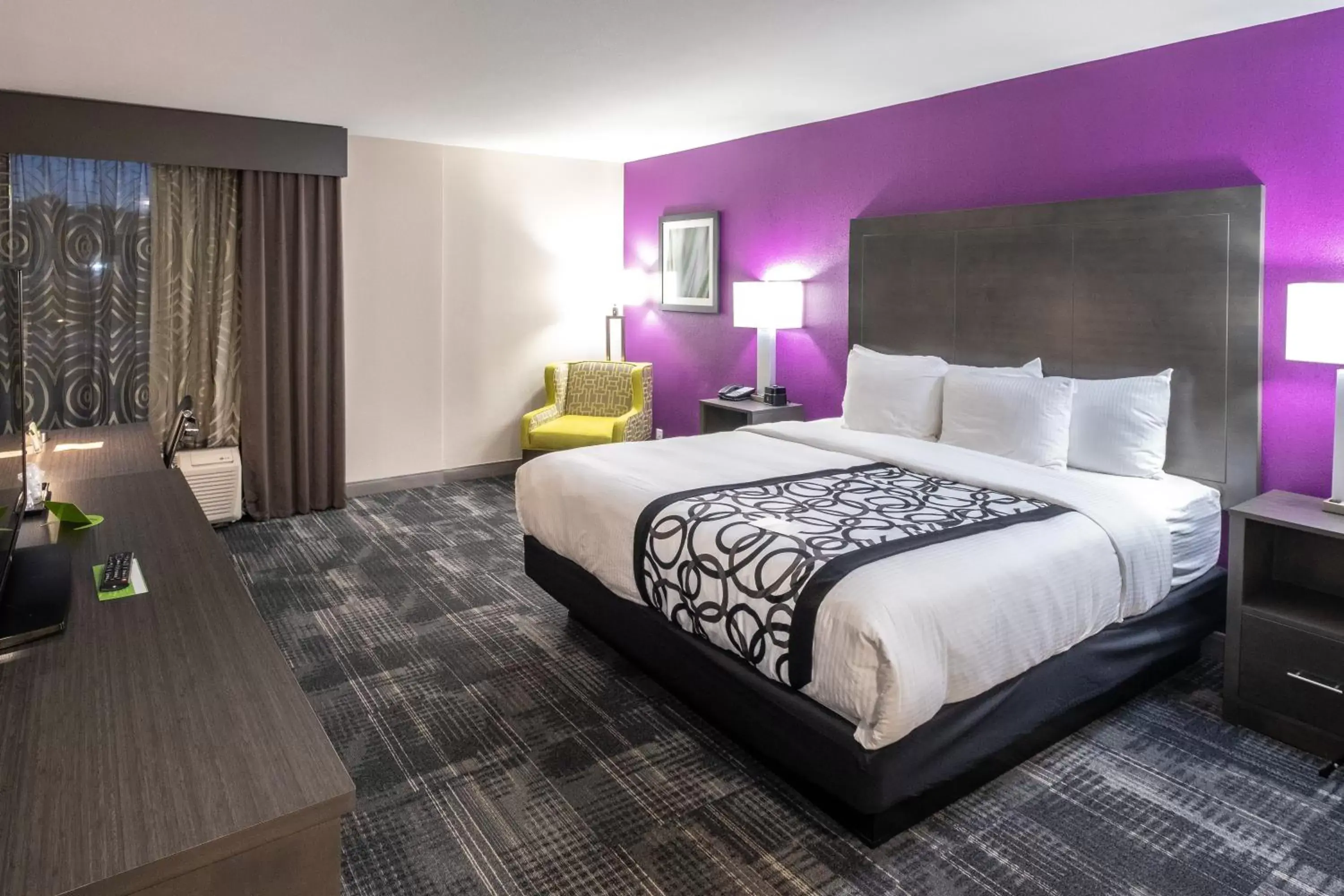 Bed in La Quinta by Wyndham Columbus MS Bed in La Quinta by Wyndham Columbus MS