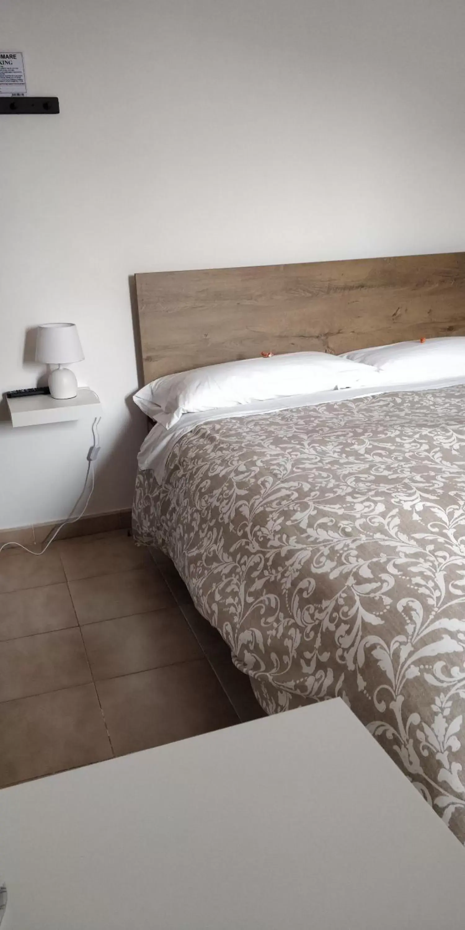 Double Room with Private Bathroom - single occupancy in Guest House Alifla' Double Room with Private Bathroom - single occupancy in Guest House Alifla'