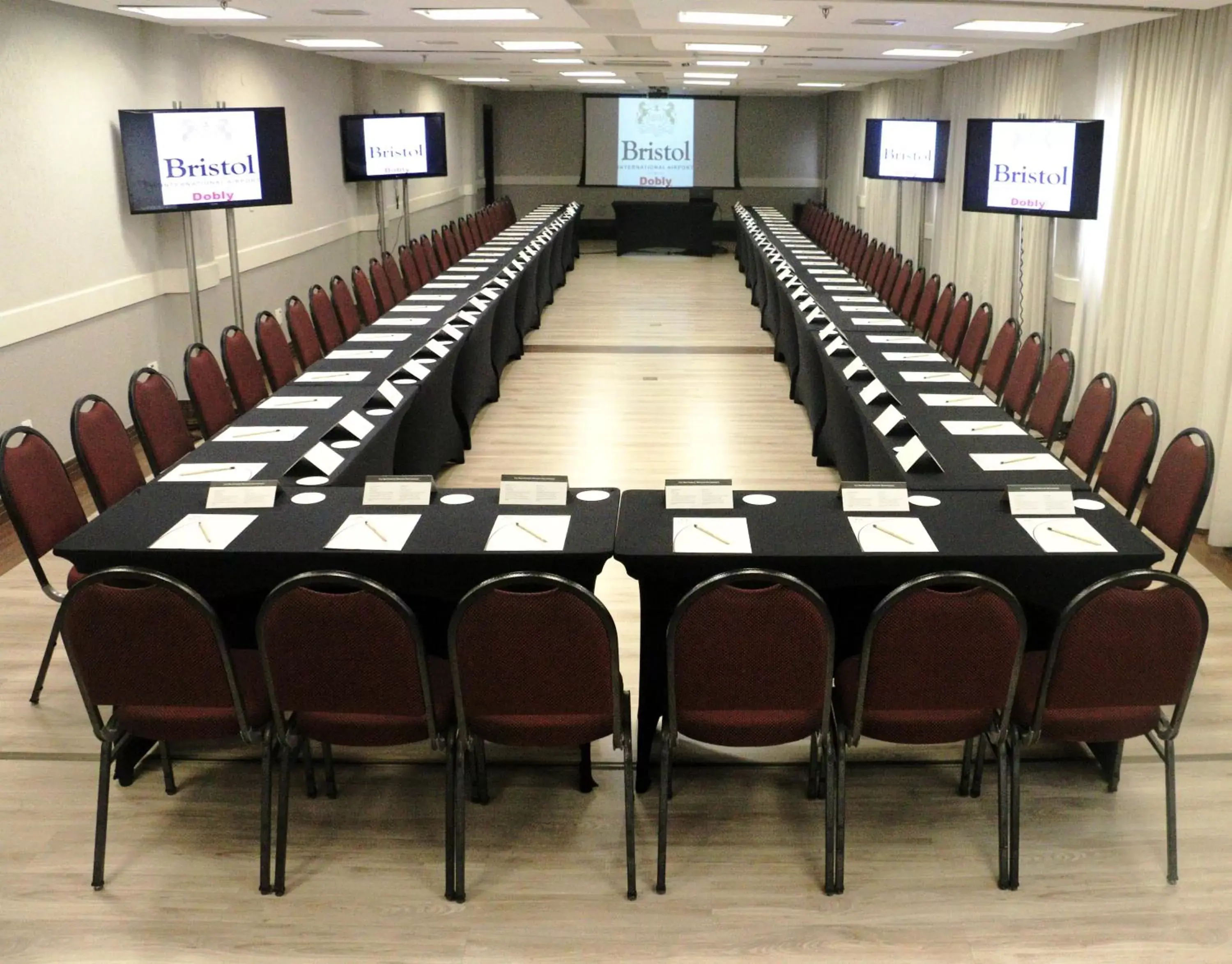 Business facilities, Business Area/Conference Room in Bristol International Guarulhos