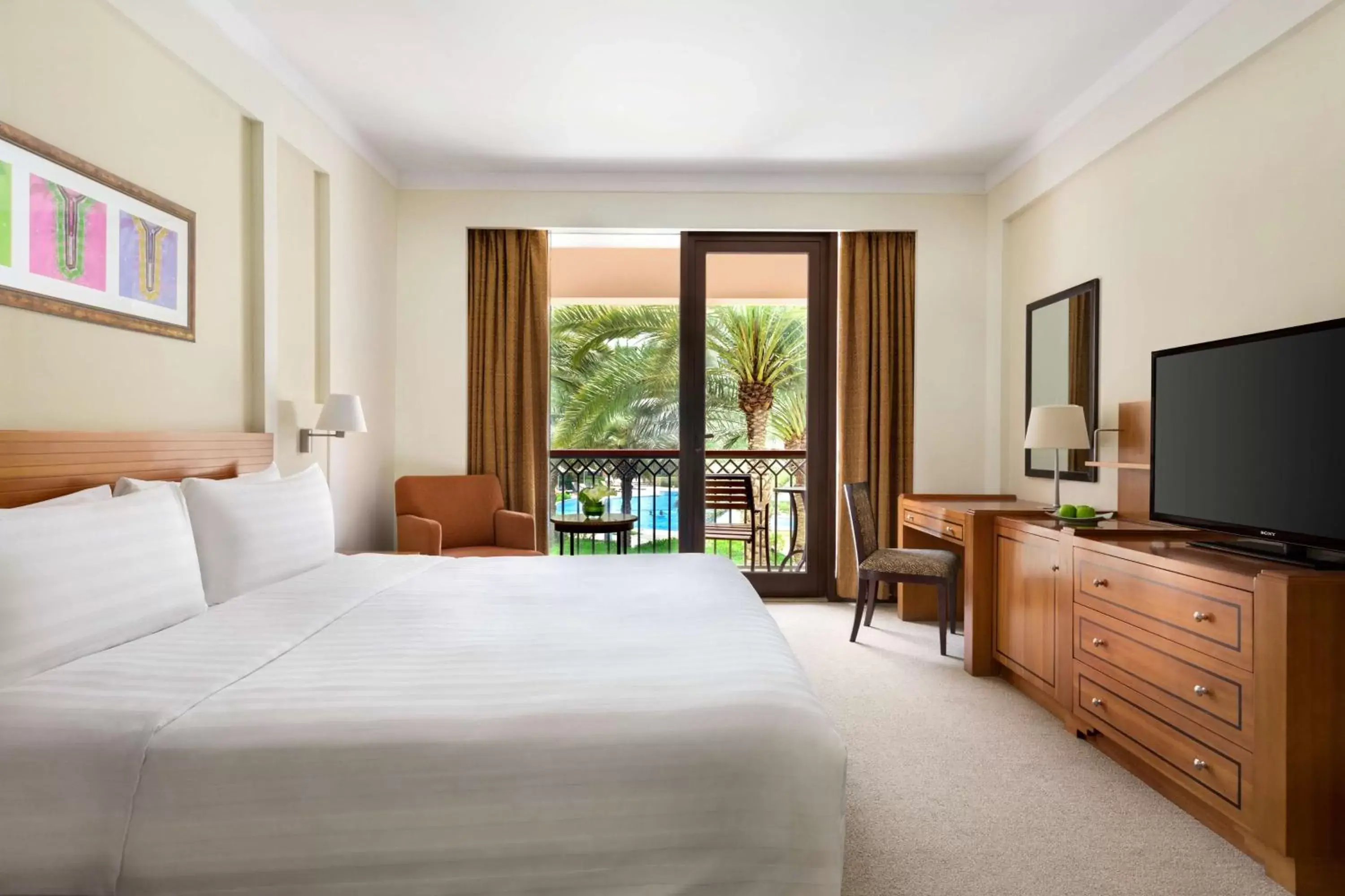 Photo of the whole room, Bed in Shangri-La Barr Al Jissah, Muscat