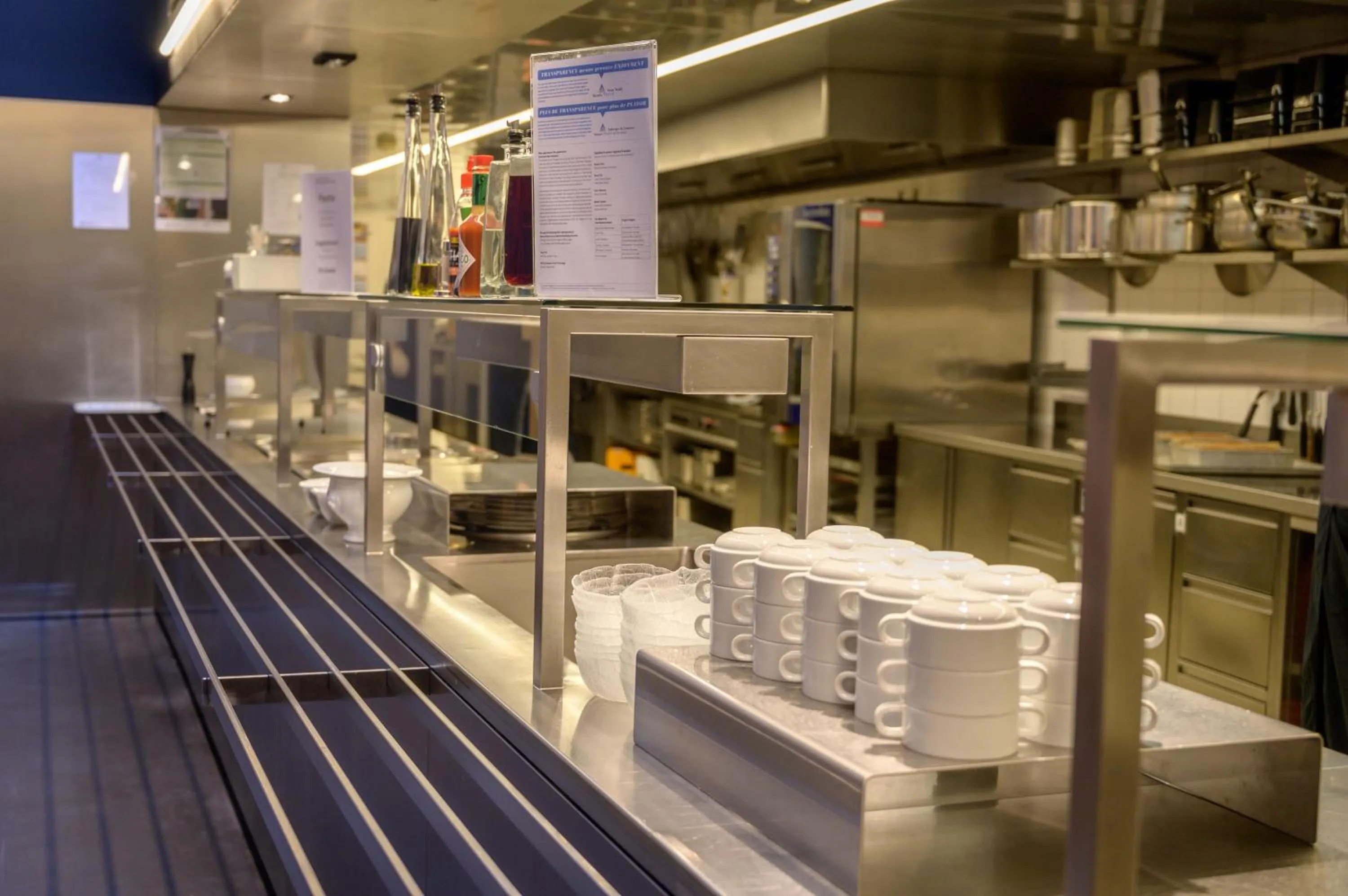 Kitchen or kitchenette in Basel Youth Hostel